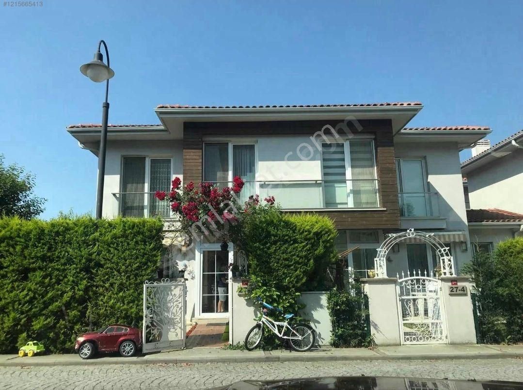 Başakşehir Bahçeşehir 1. Kısım Satılık Villa Asmalı Bahçesehır De Bahce Kullanımlı Full Esyalı Satılık Vılla