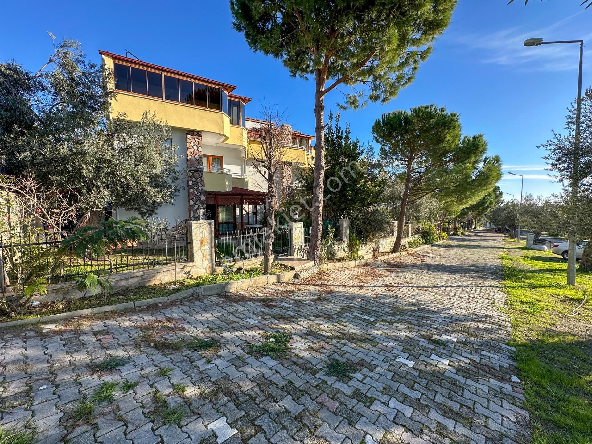 Ayvacık Küçükkuyu Bld. (Mıhlı) Satılık Villa Era Söz Den Küçükkuyuda Site İçerisinde Satılık 3+1 Villa