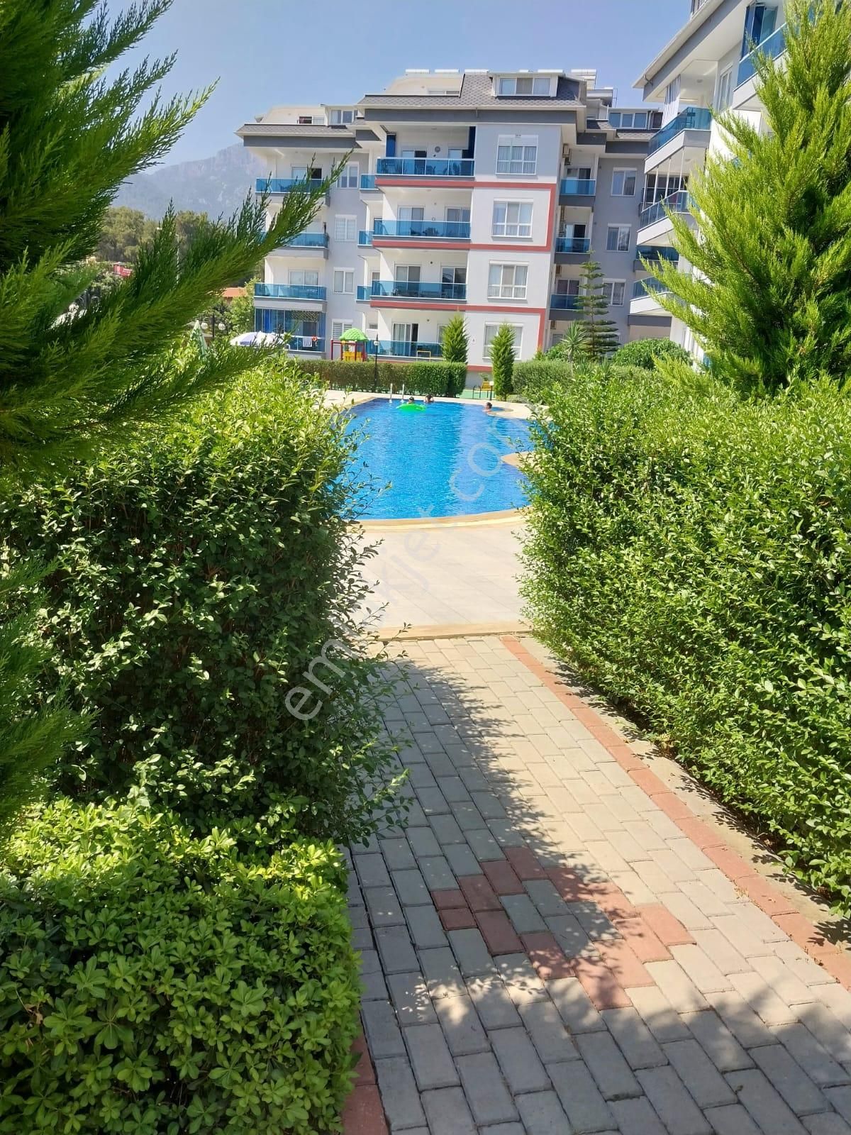 Alanya Oba Satılık Daire Alanya Oba 3+ 1 Ayrı Mutfaklı Satılık Daıre Yüksek Gırışlı Kat