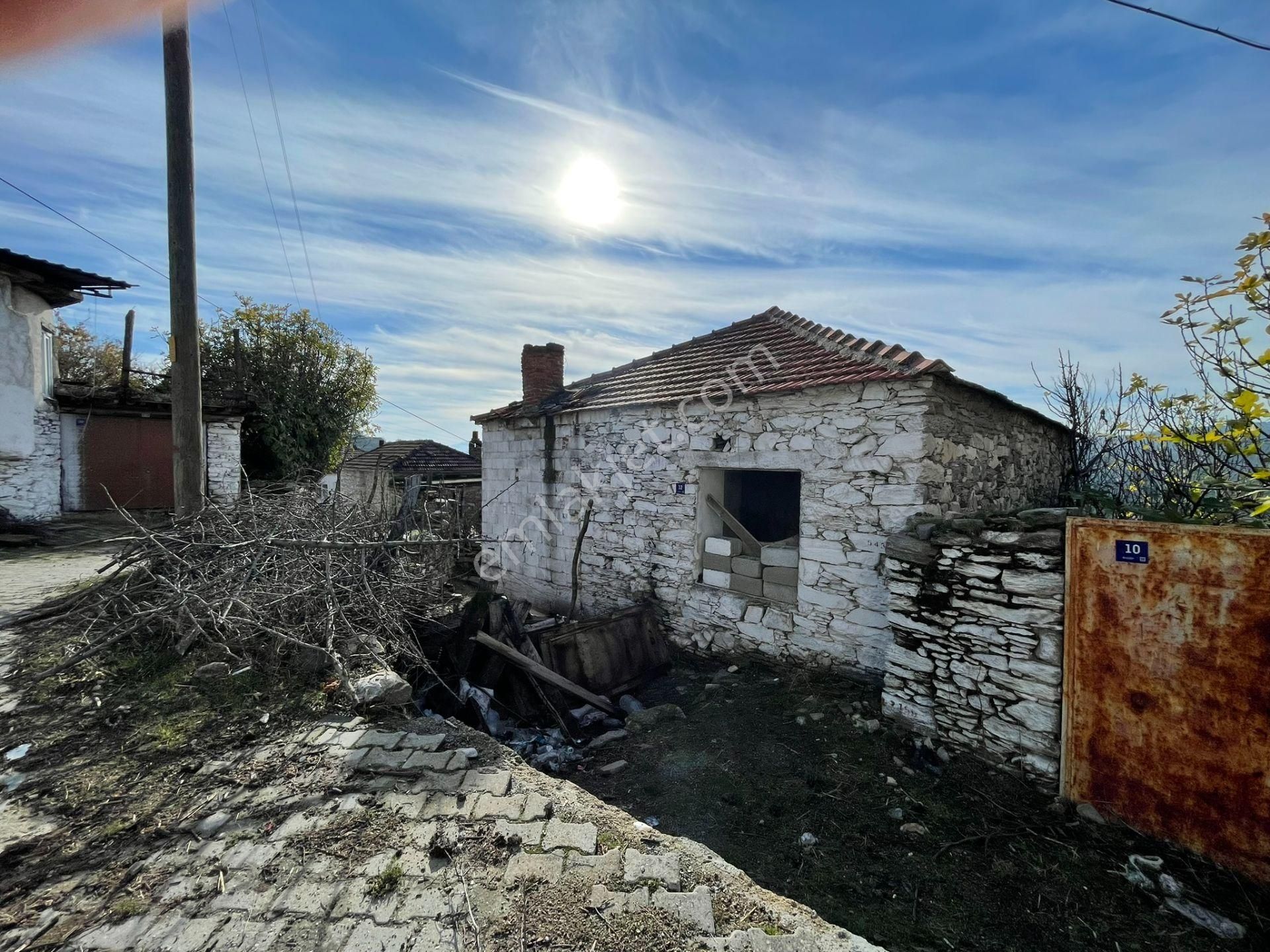 Aydın Koçarlı Satılık Köy Evi Koçarlı Çeşmeköyde Köy Evi Ve Bahçe İki Tapu Tek Fiyat