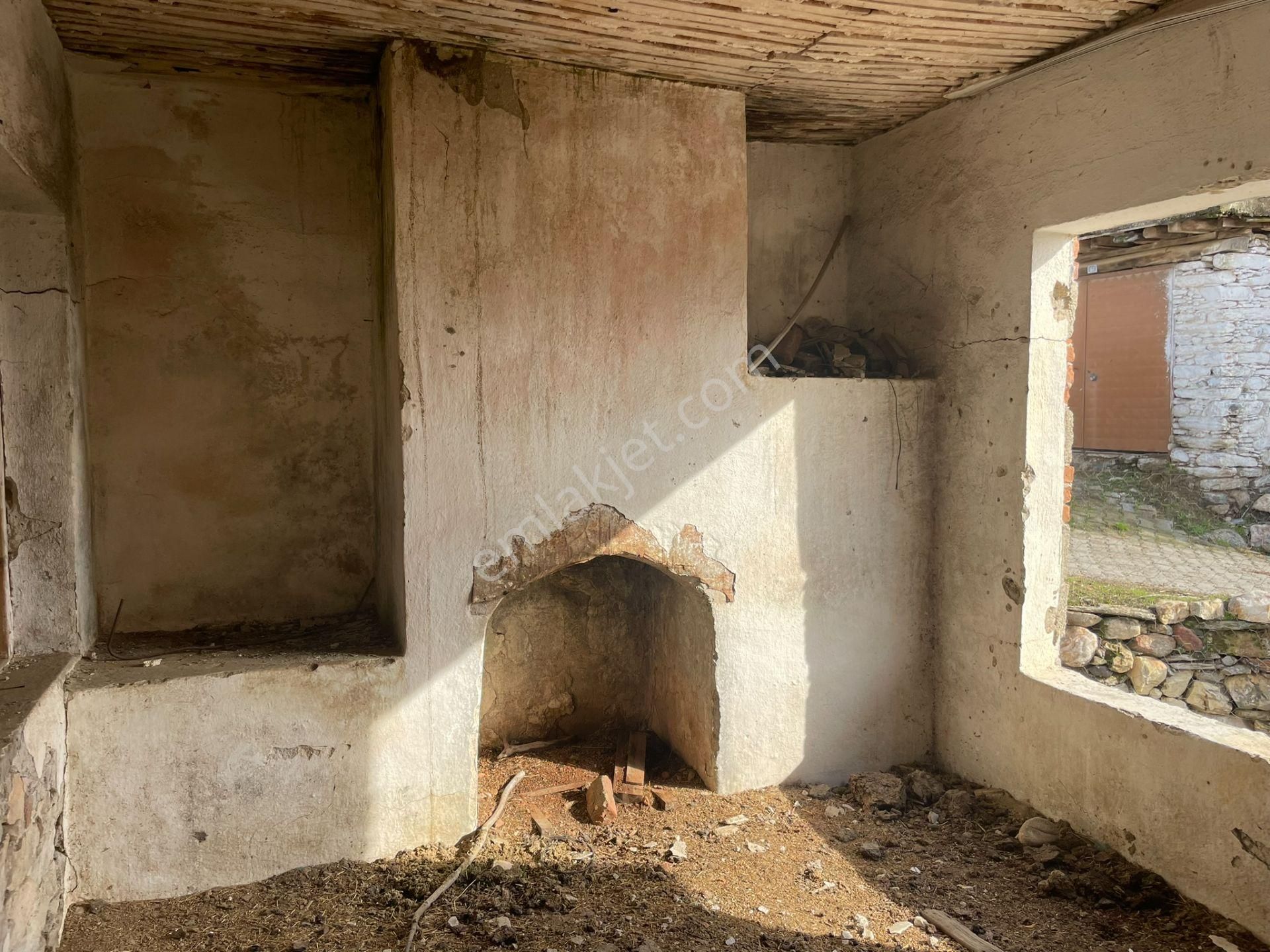 Koçarlı Çeşmeköyde Köy Evi Ve Bahçe İki Tapu Tek Fiyat - Görsel 5