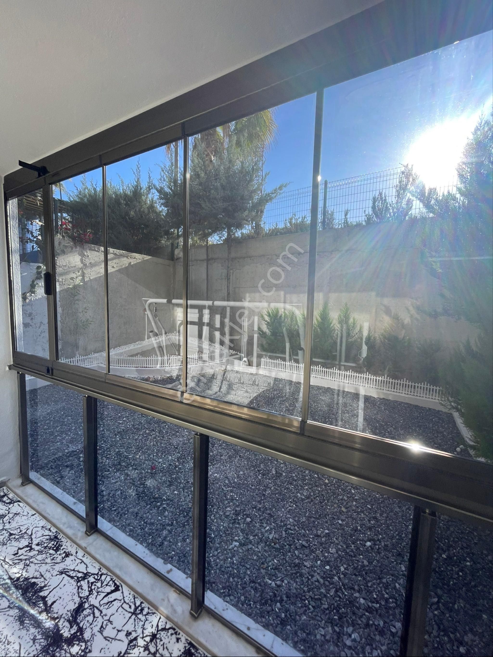 Havuzlu Doğalgazlı Sitede Satılık 1+1 Daire - Görsel 22