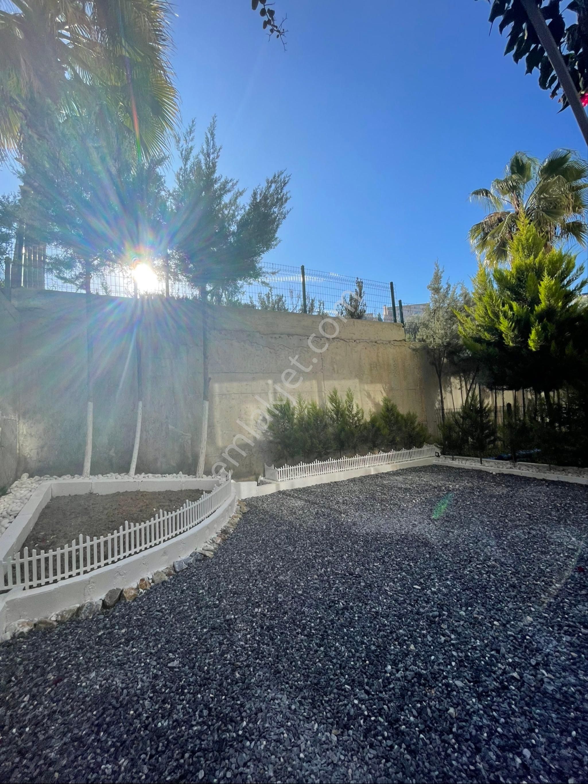 Havuzlu Doğalgazlı Sitede Satılık 1+1 Daire - Görsel 32