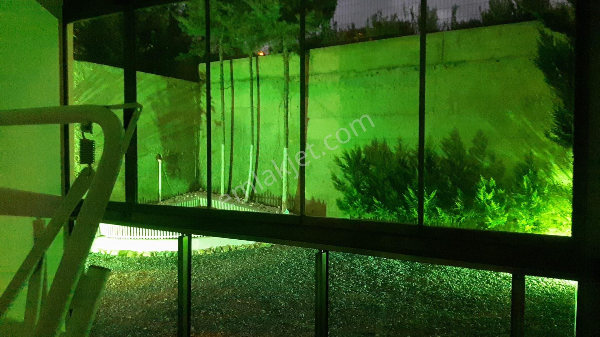 Havuzlu Doğalgazlı Sitede Satılık 1+1 Daire - Görsel 9