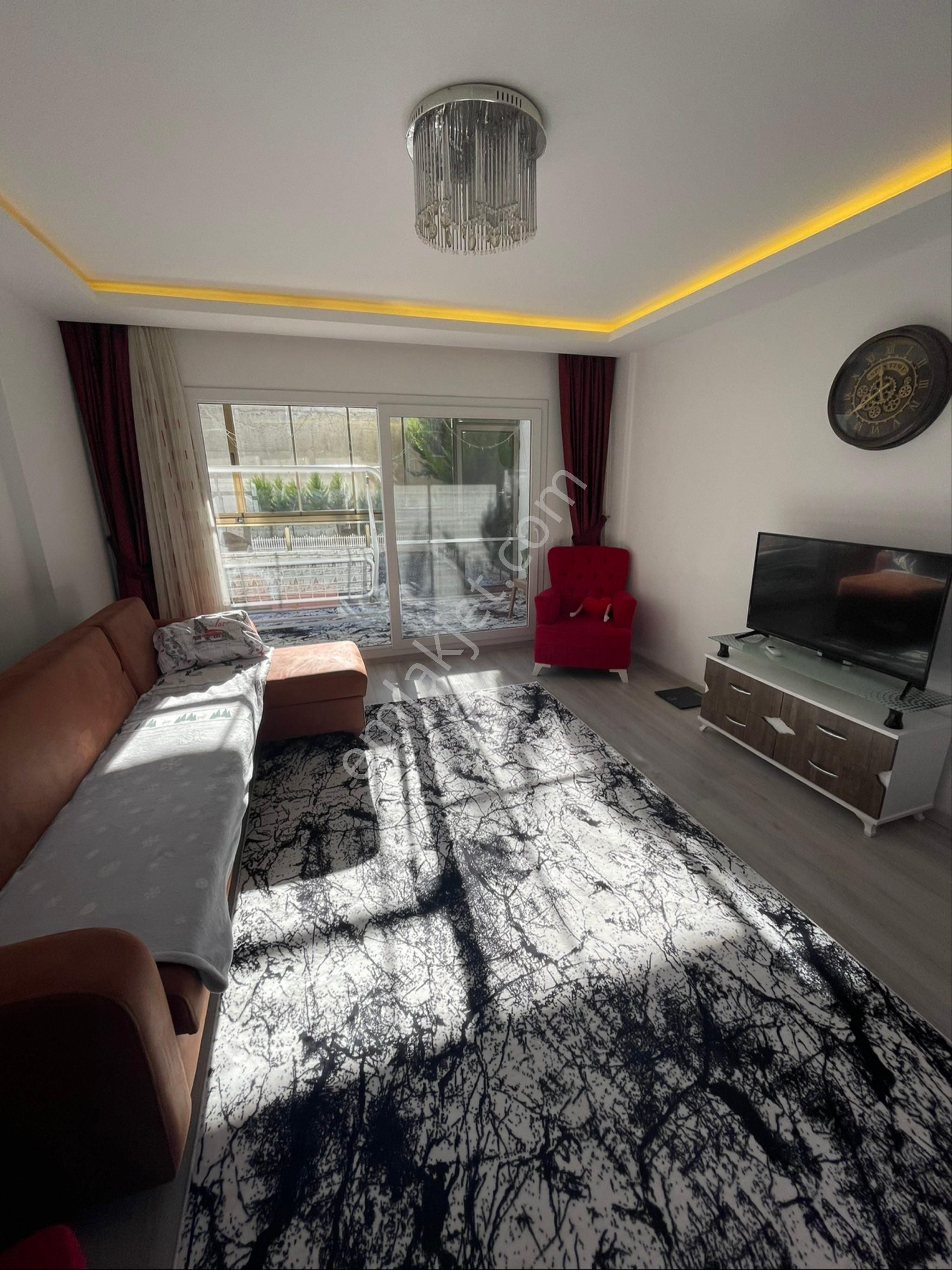 Havuzlu Doğalgazlı Sitede Satılık 1+1 Daire - Görsel 10