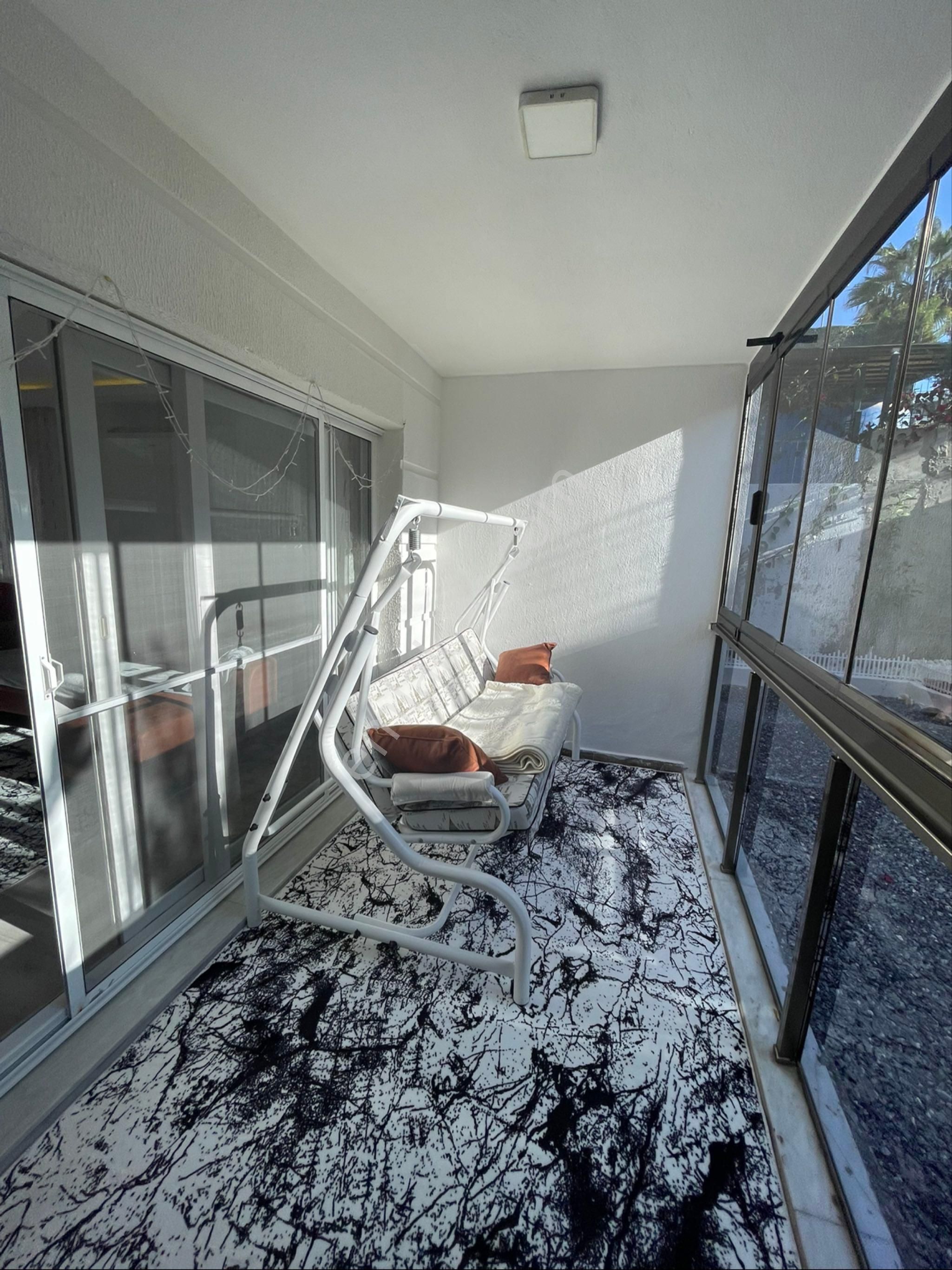 Havuzlu Doğalgazlı Sitede Satılık 1+1 Daire - Görsel 28