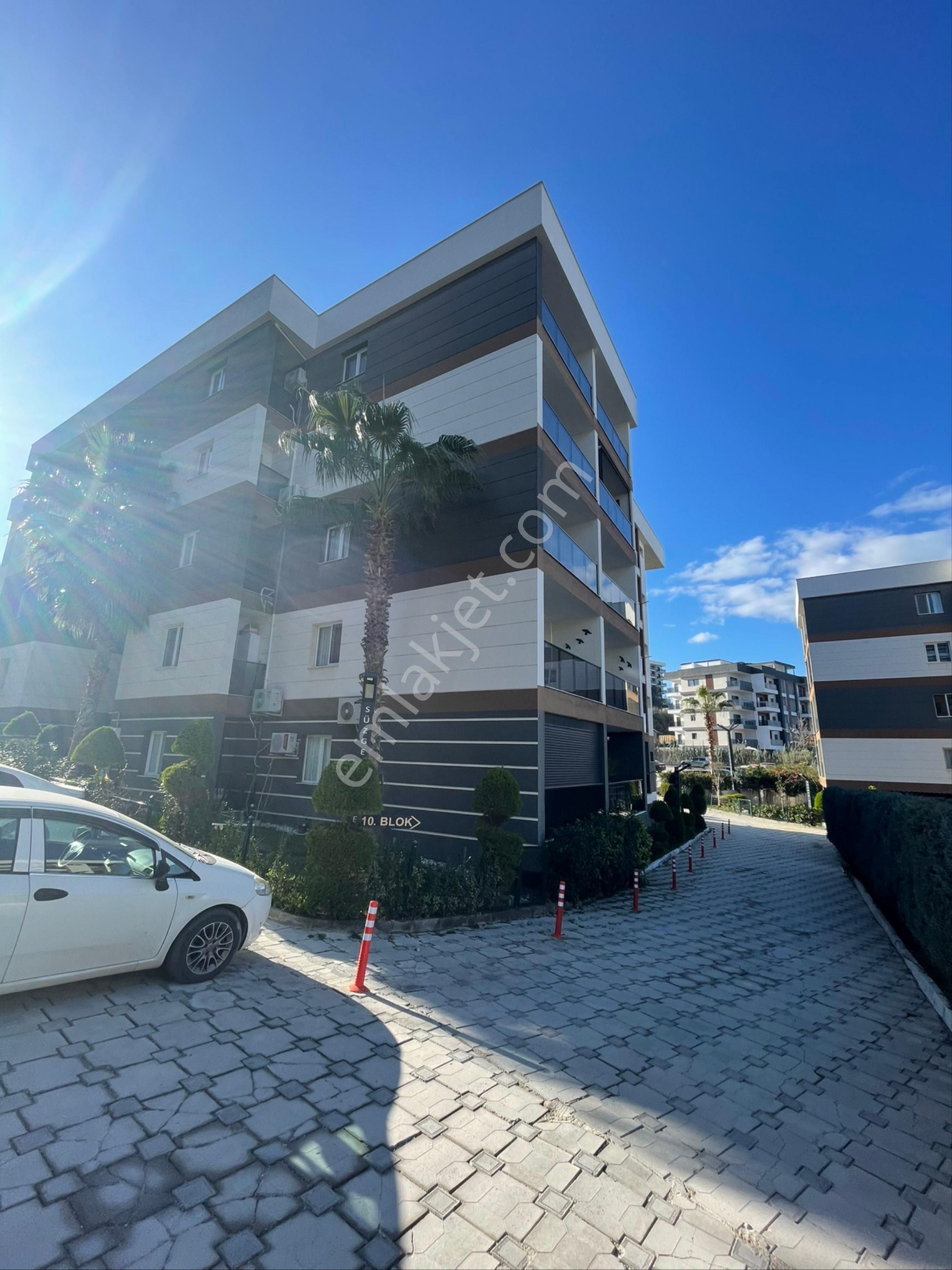 Havuzlu Doğalgazlı Sitede Satılık 1+1 Daire - Görsel 3