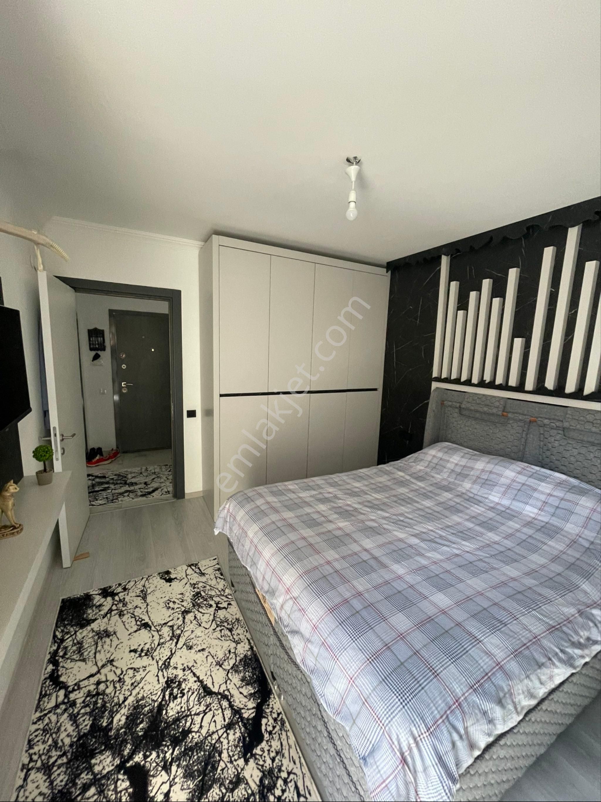 Havuzlu Doğalgazlı Sitede Satılık 1+1 Daire - Görsel 17