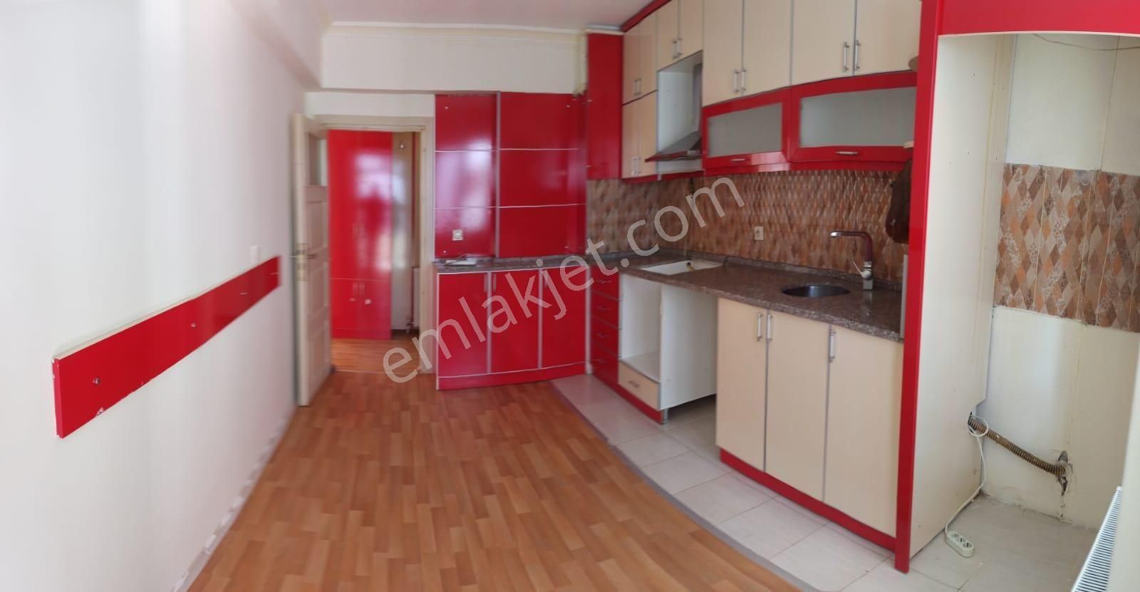 Çorum Merkez Ulukavak Kiralık Daire Esnaf Emlak'tan/ulukavak Mah/güneş Gross Civarı/3+1 Kiralık Daire