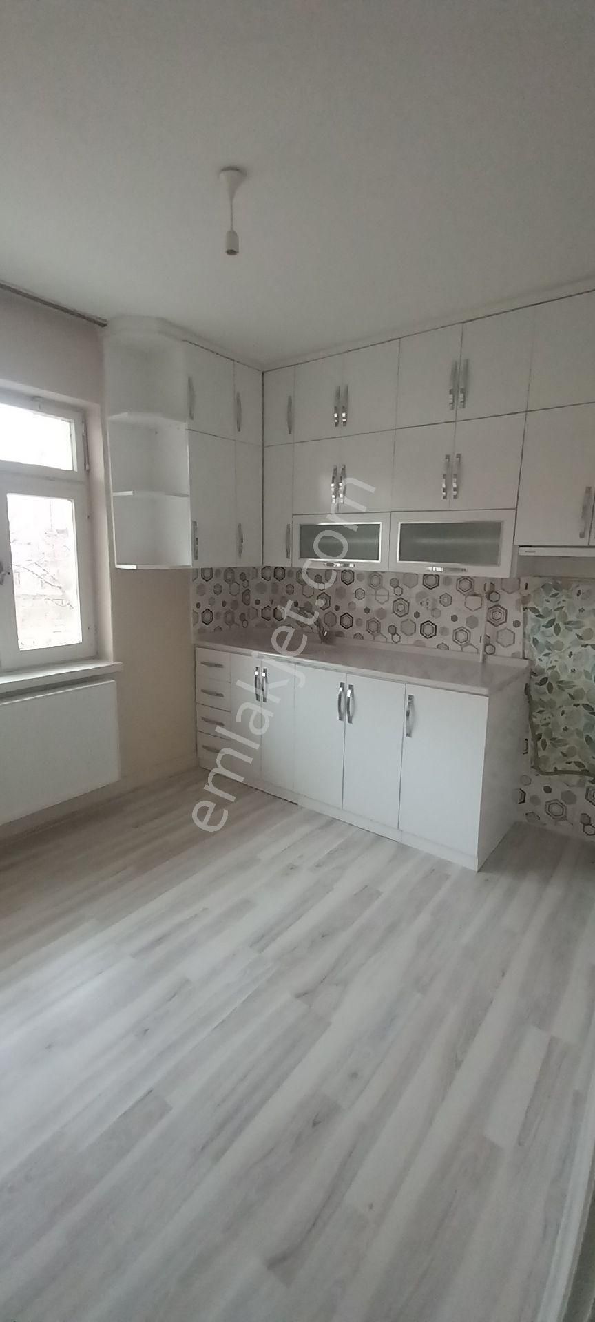 Akşehir Seyran Kiralık Daire Hayal Emlak'tan Seyran Mahallesinde Bakımlı Kiralık Daire