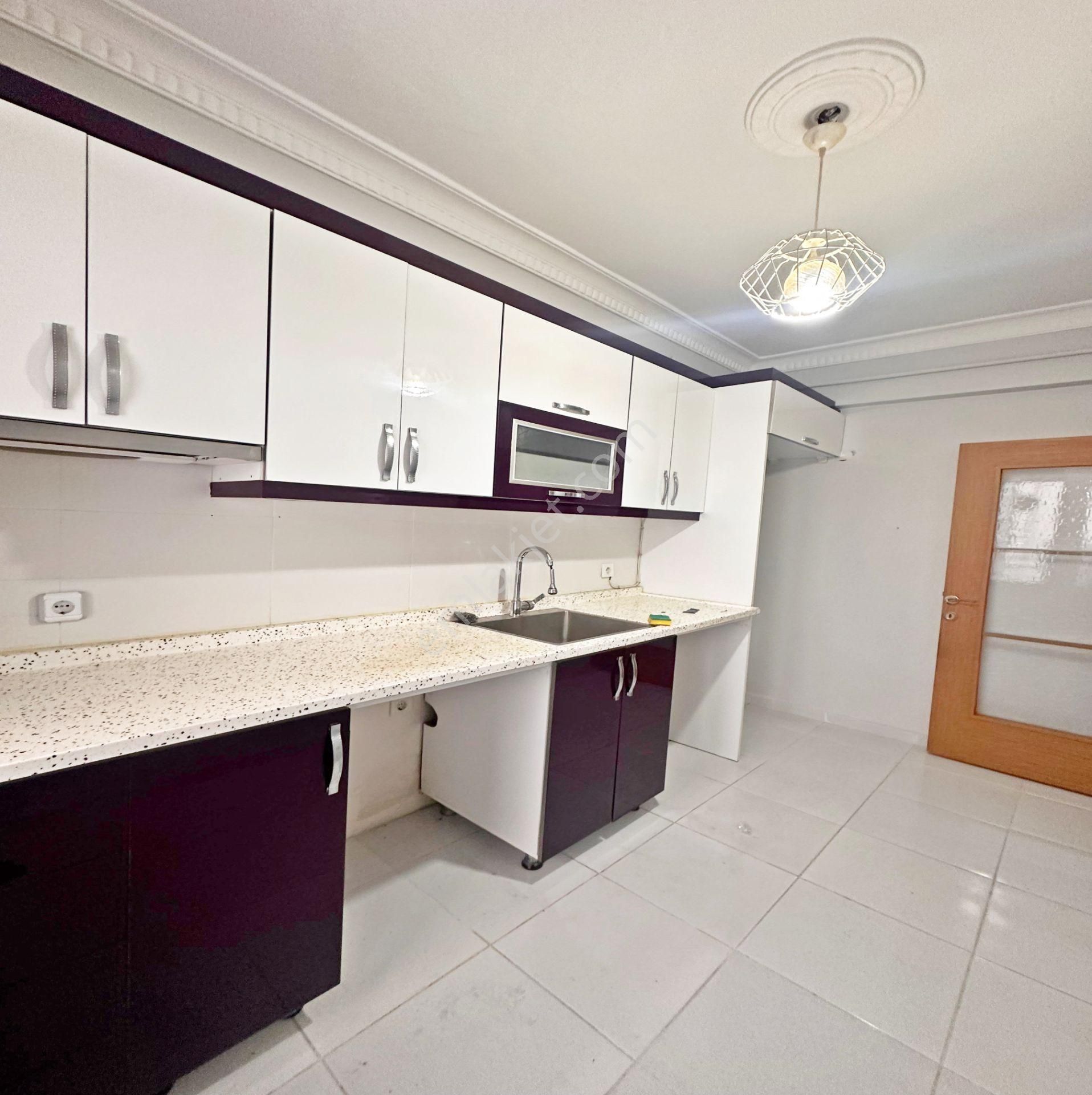 Esenyurt İstiklal Satılık Daire Esenyurt Kıraç İstiklal Mah. 1.kat 3+1 130m2 Acil Satılık Daire