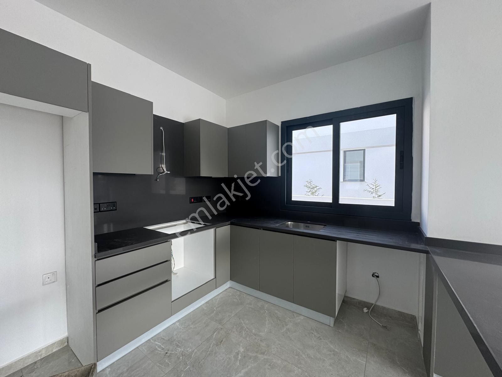 Lefkoşa Gönyeli Eski Boğaz Yolunda Türk Koçanlı Satılık 3+1 Villa !! - Görsel 9