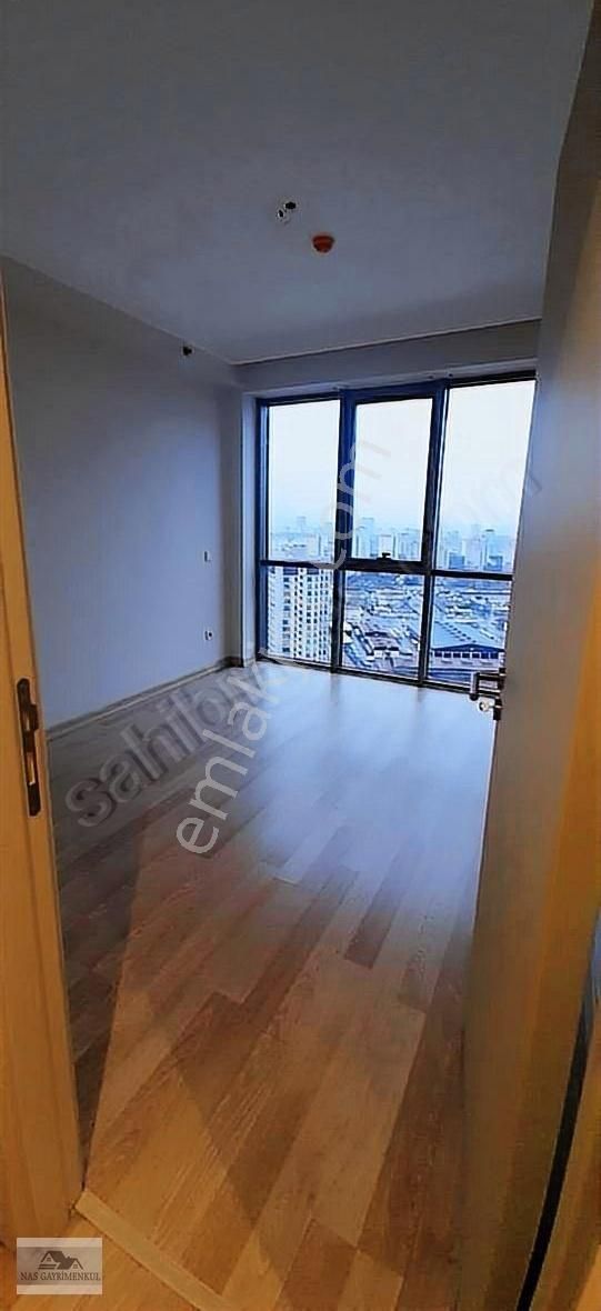 Küçükçekmece Atatürk Kiralık Daire Teknik Yapı Metropark 60 M2 1+1 Kiralık Boş Daire