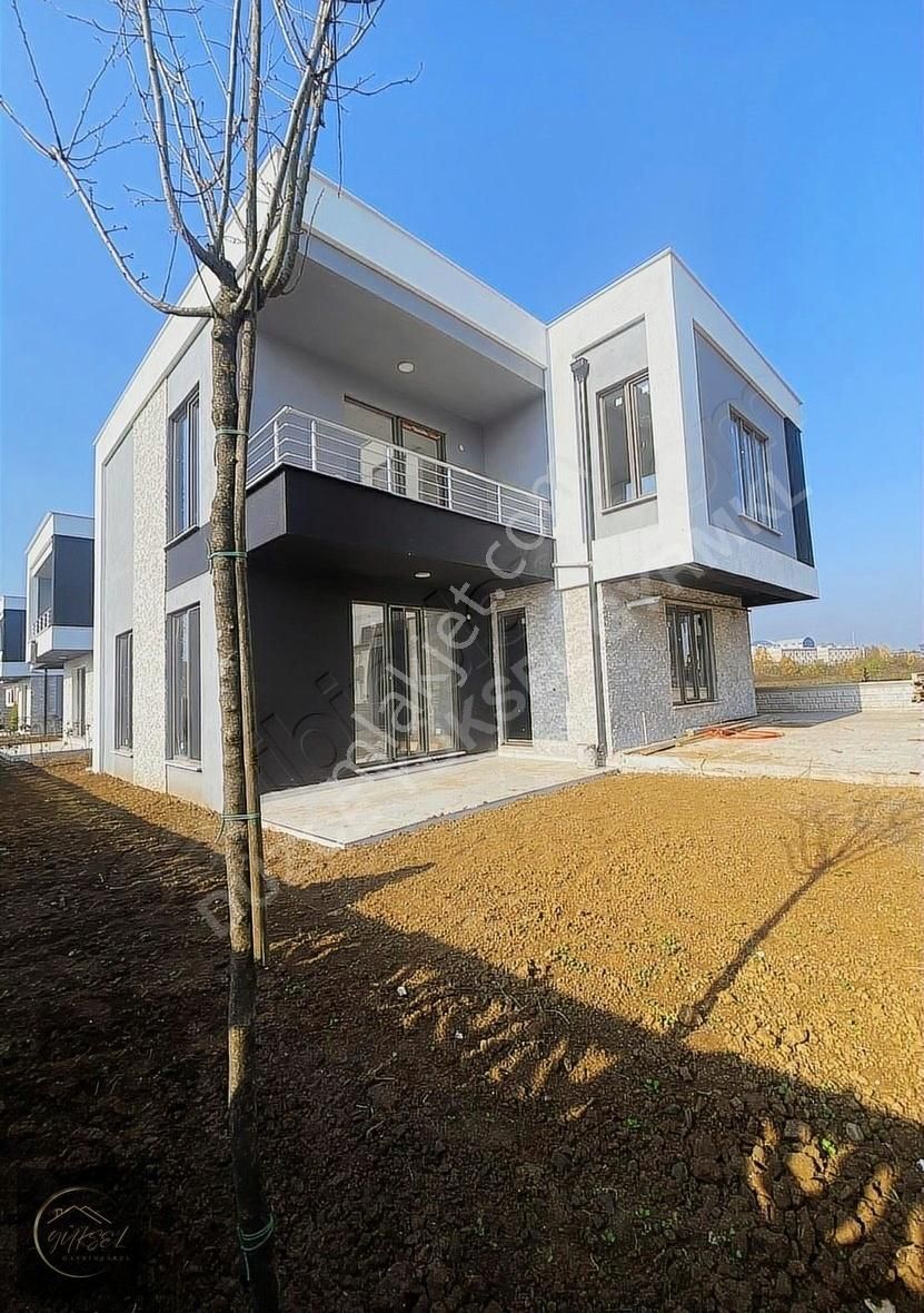 Düzce Merkez Şıralık Satılık Villa Şıralık Mahallesi Emniyet Arkası 4+1 Satılık Villa