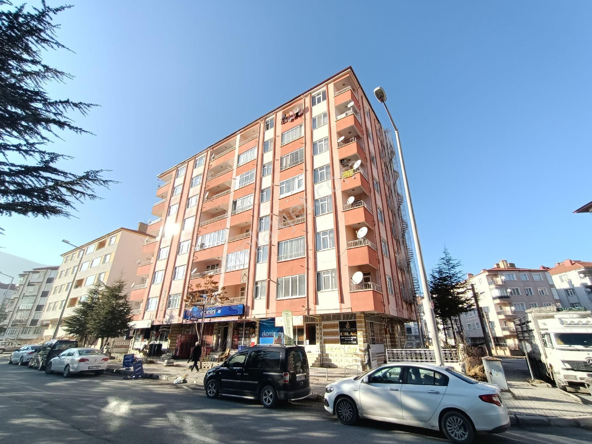 Akşehir Yeni Satılık Daire Abit Gm Stadyum Cv. Asansörlü Ara Kat Satılık 3+1 Daire