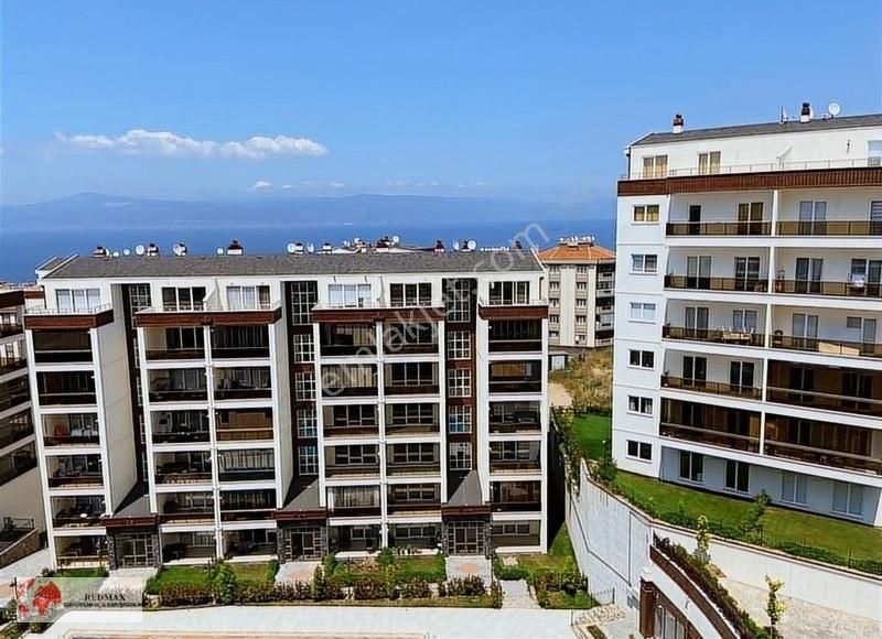 Mudanya Güzelyalı Siteler Satılık Daire Seyirtepe Konaklarında Deniz-doğa Manzaralı Satılık 4+2 Dubleks