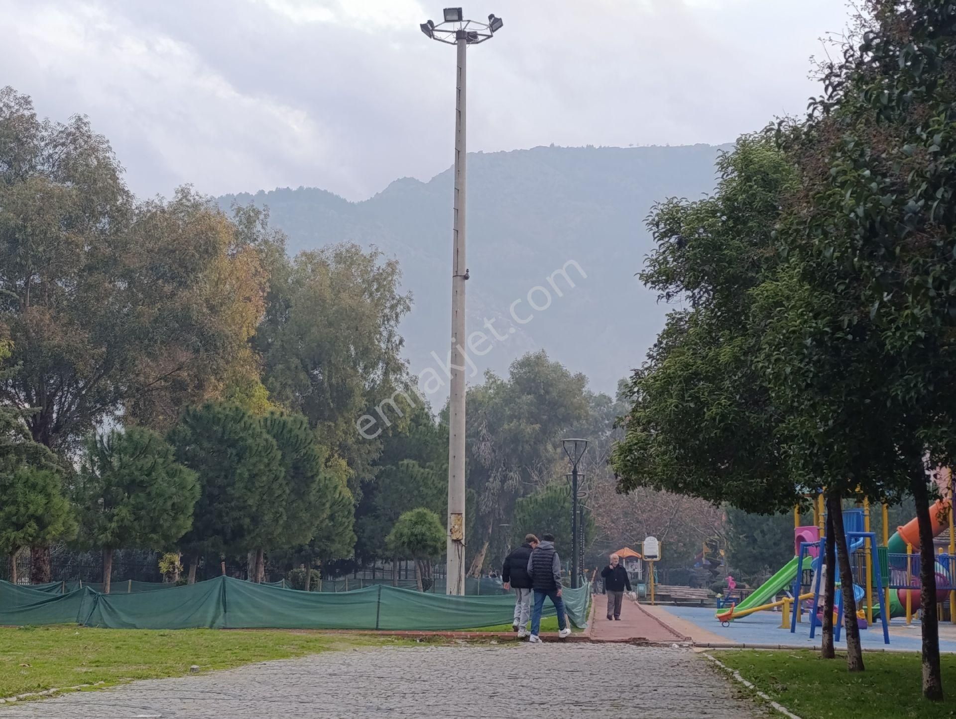 Yunusemre Merkez Efendi Satılık Daire Manisa Yunusemre Merkezefendi Mahallesinde Satılık Arakat