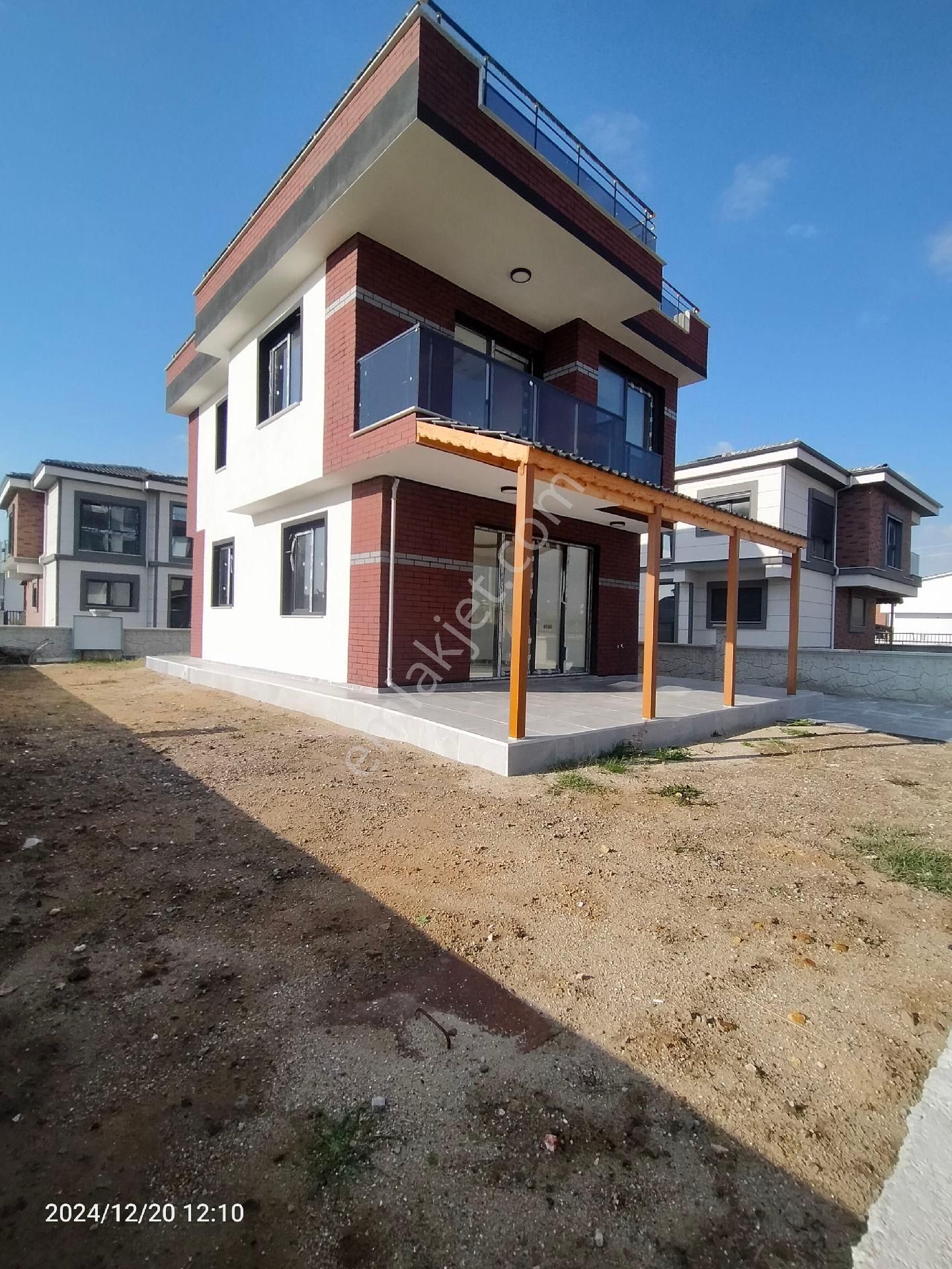 Dikili Cumhuriyet Satılık Villa İzmir Dikili Cumhuriyet Satılık 3+1 Müstakil Villa