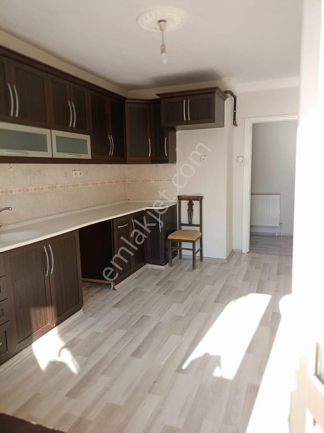 Nazilli Aydoğdu Kiralık Daire Demiröz Emlak'tan 3+1foğalgazlı Kiralık Daire