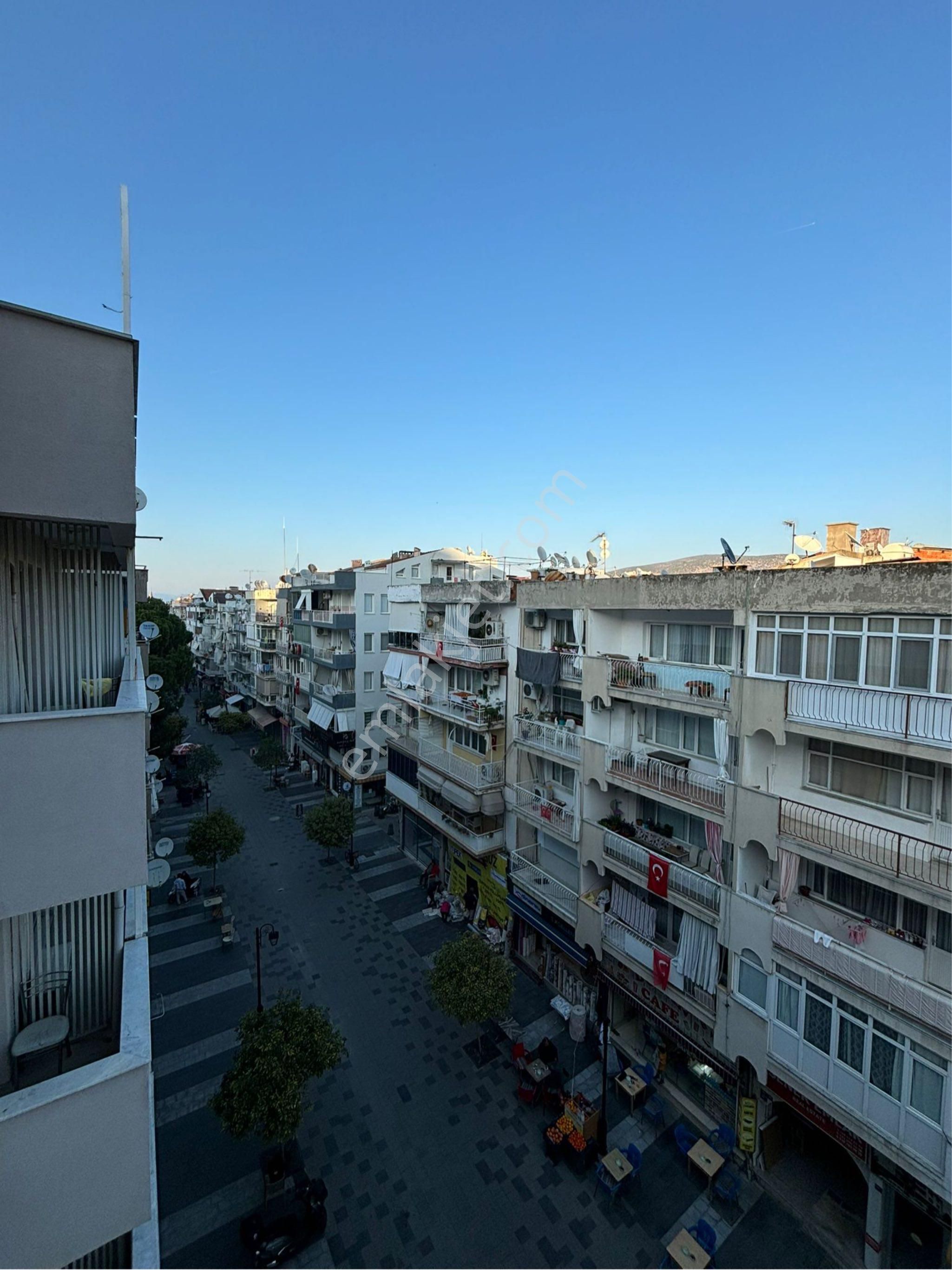 Kuşadası Camikebir Satılık Daire Merkezde Full Tadilatlı 3+1 Satılık Daire