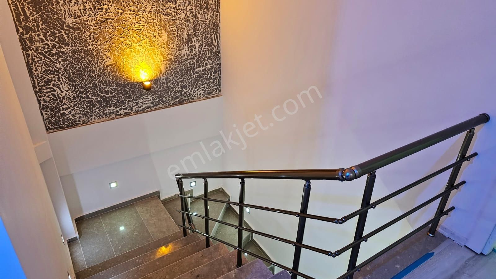 Aydın Akbük'te Satılık Deniz Manzaralı Havuzlu Site İçerisinde Eşyasız Villa - Görsel 10