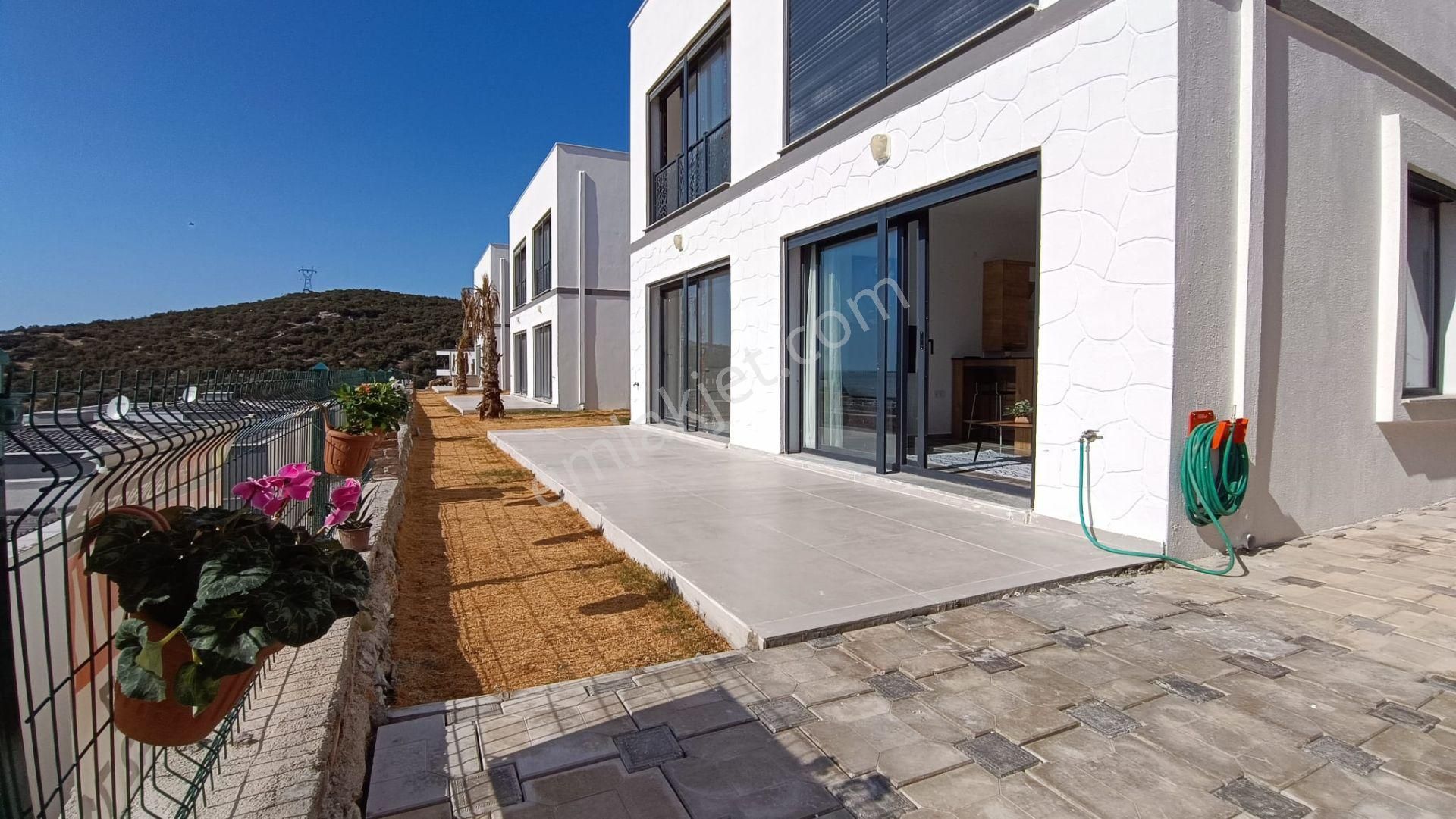 Aydın Akbük'te Satılık Deniz Manzaralı Havuzlu Site İçerisinde Eşyasız Villa - Görsel 2