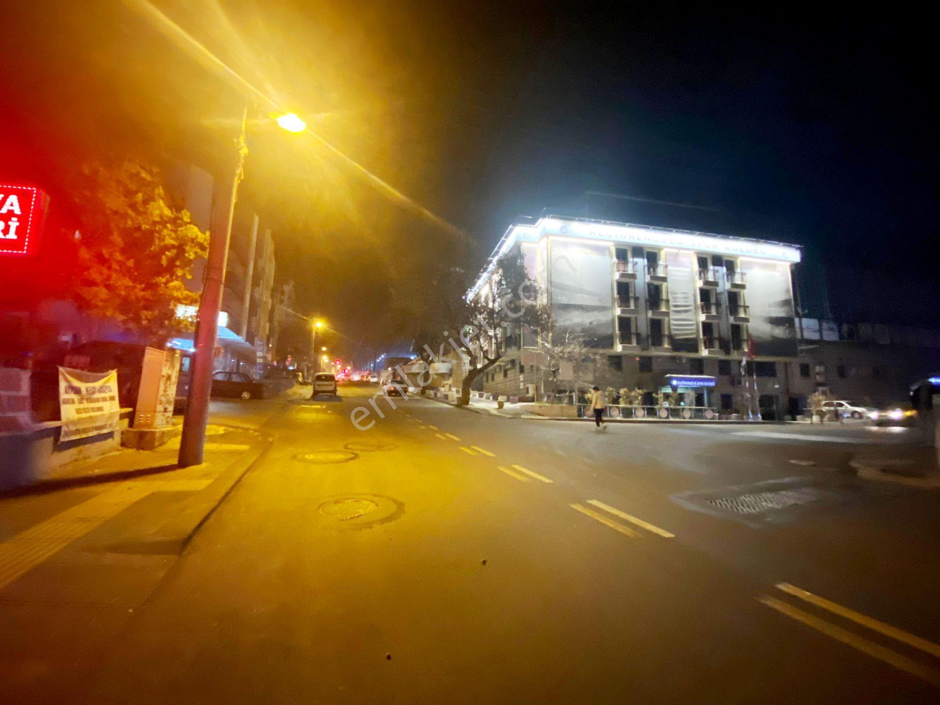 Uzman Emlak'dan Adnan Kahveci Caddesi Üzerinde Her İşe Uygun 20 M2 Satılık Dükkan - Görsel 4