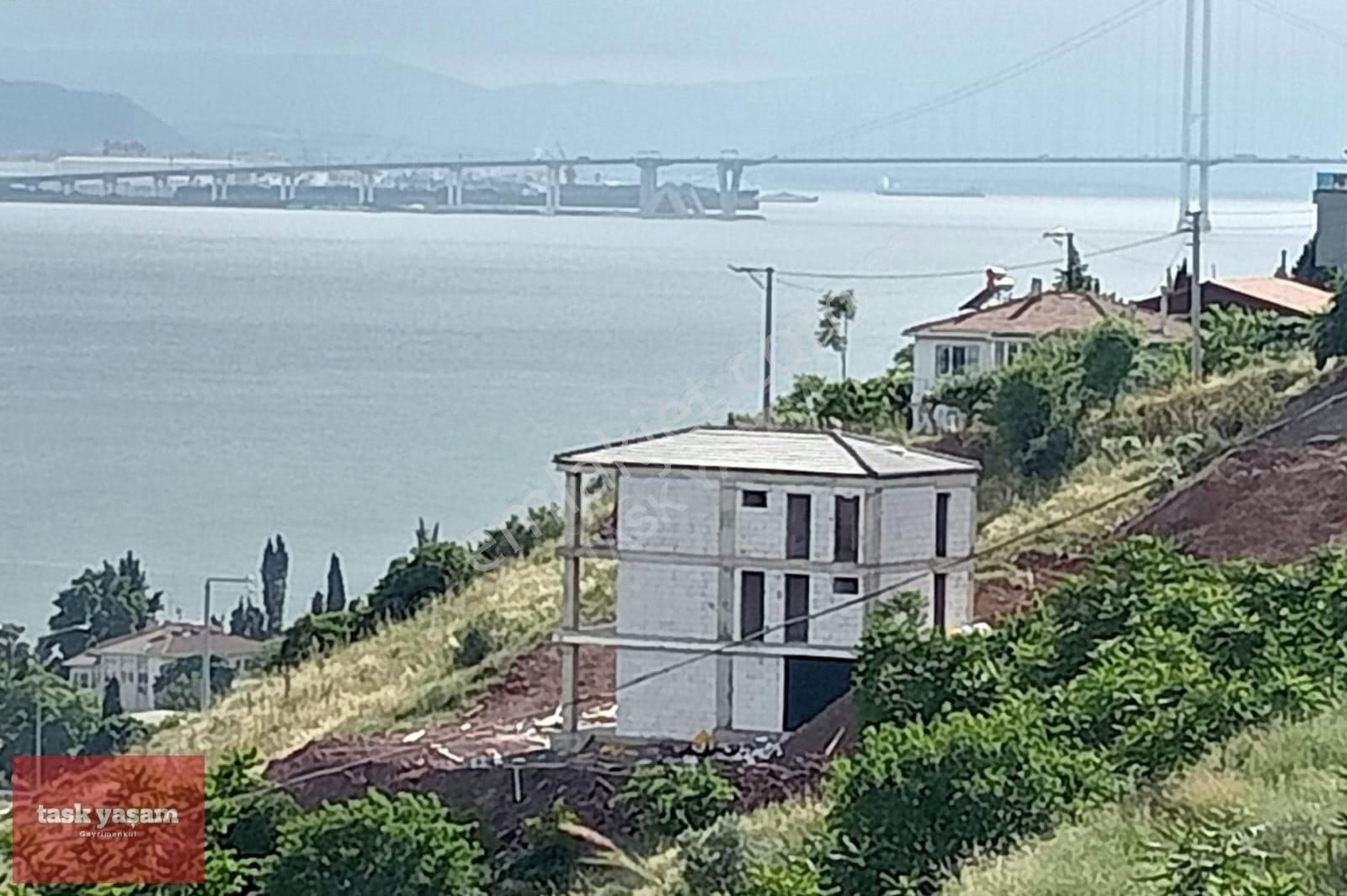 Dilovası Tavşancıl Satılık Villa Kocaeli Tavşancıl'da Deniz Ve Köprü Manzaralı Satılık Lüx Villa