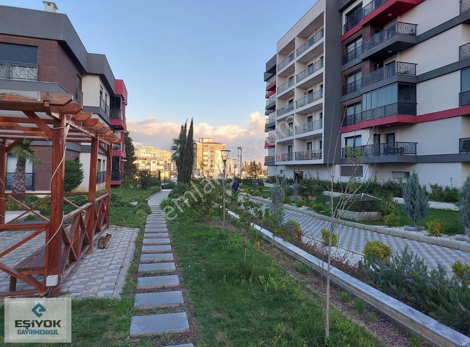 Torbalı Fevzi Çakmak Satılık Daire Torbalı Ayrancılar Da Bes Garden Sitesin De Havuzlu Lux 2+1