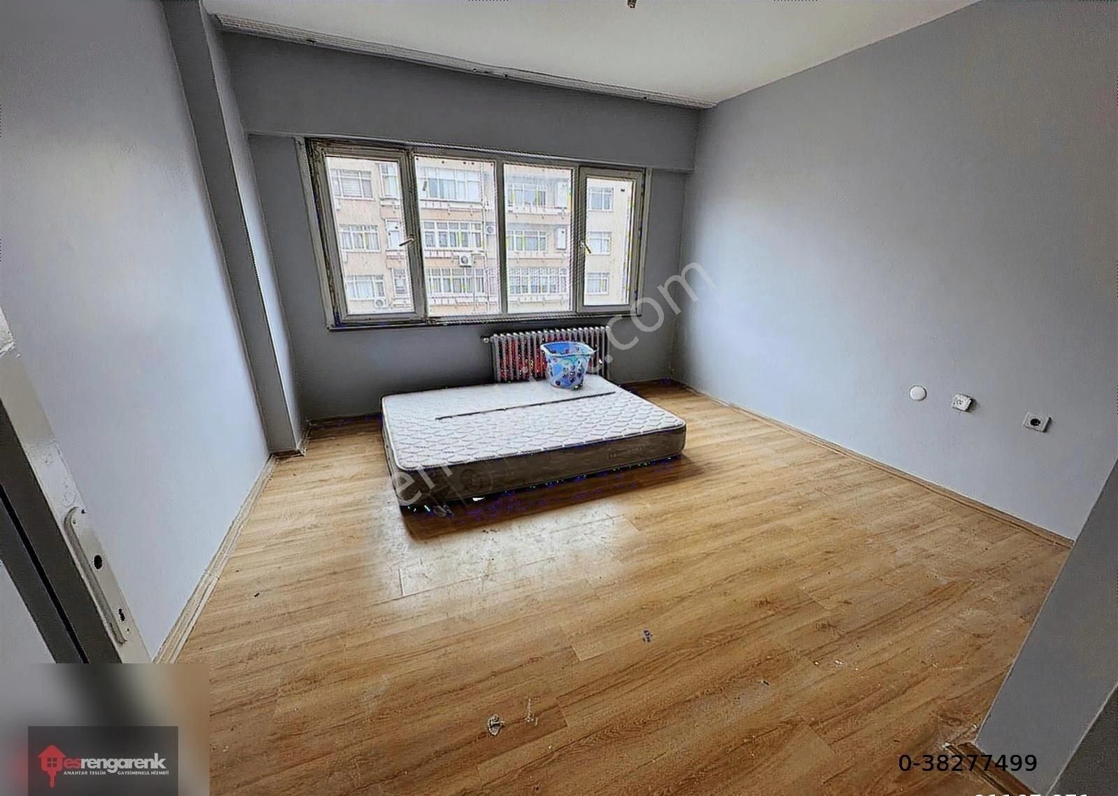 Beyoğlu Küçük Piyale Kiralık Daire 2759 Rengarenk Ten Cadde Üzeri Merkezi Asansörlü 2+1 Kiralık