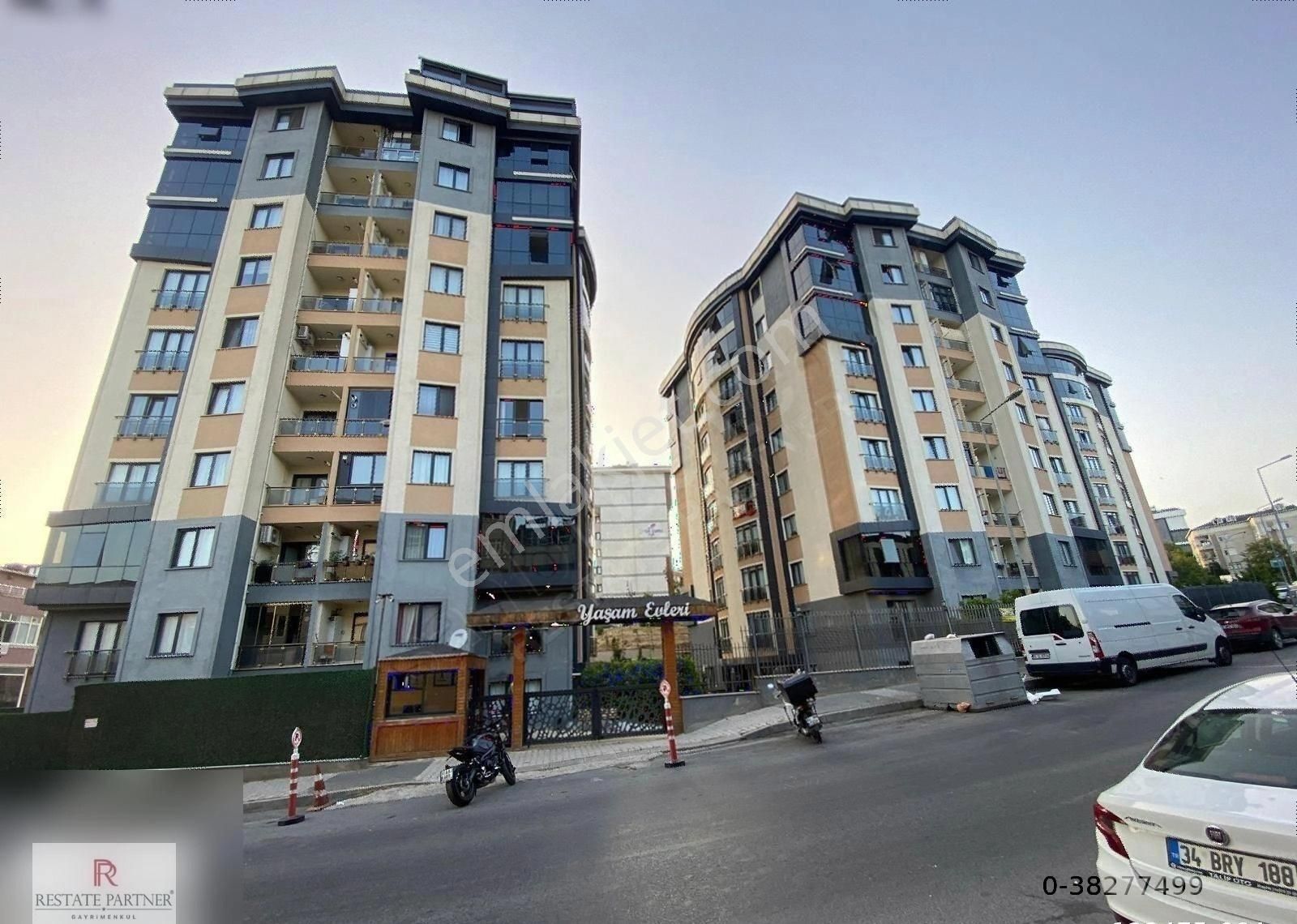 Ataşehir Esatpaşa Satılık Daire Ataşehir/esatpaşa Mahallesinde Yaşam Evlerinde 3+1 Arakat Daire