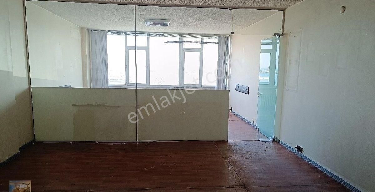 Kadıköy Osmanağa Kiralık Ofis Boğa Gm Kadıköy Çarşı'da Deniz Manzaralı Kiralık 42 M2 Ofis