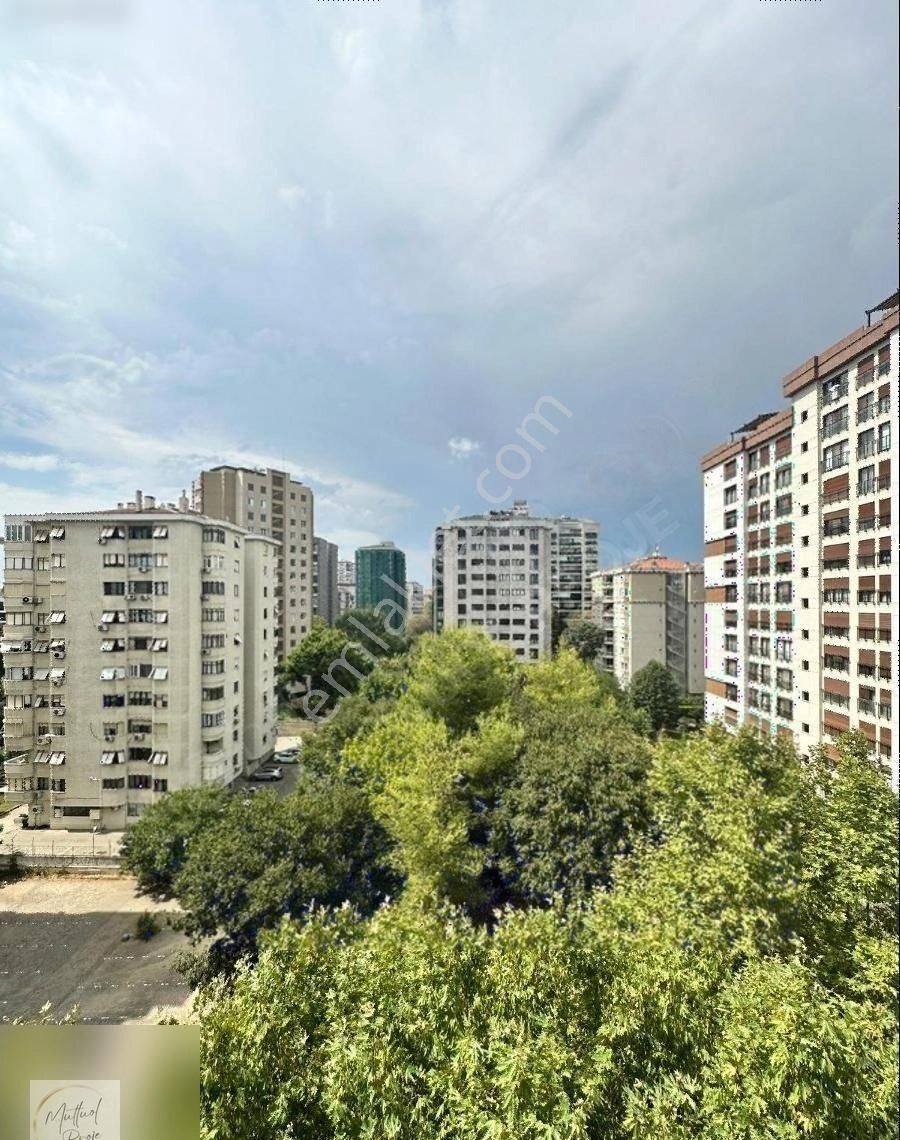 Kadıköy Erenköy Kiralık Daire Mutluol Proje'den Erenköy'de Caddeye Yakın 3+1 Sıfır Daire