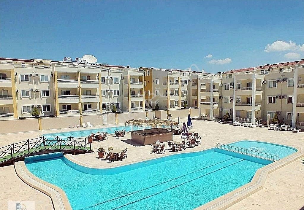 Didim Hisar Satılık Daire Didim Efeler Mahallesi’nde Havuzlu Site İçinde Eşyalı Köşebaşı 2 + 1 Daire