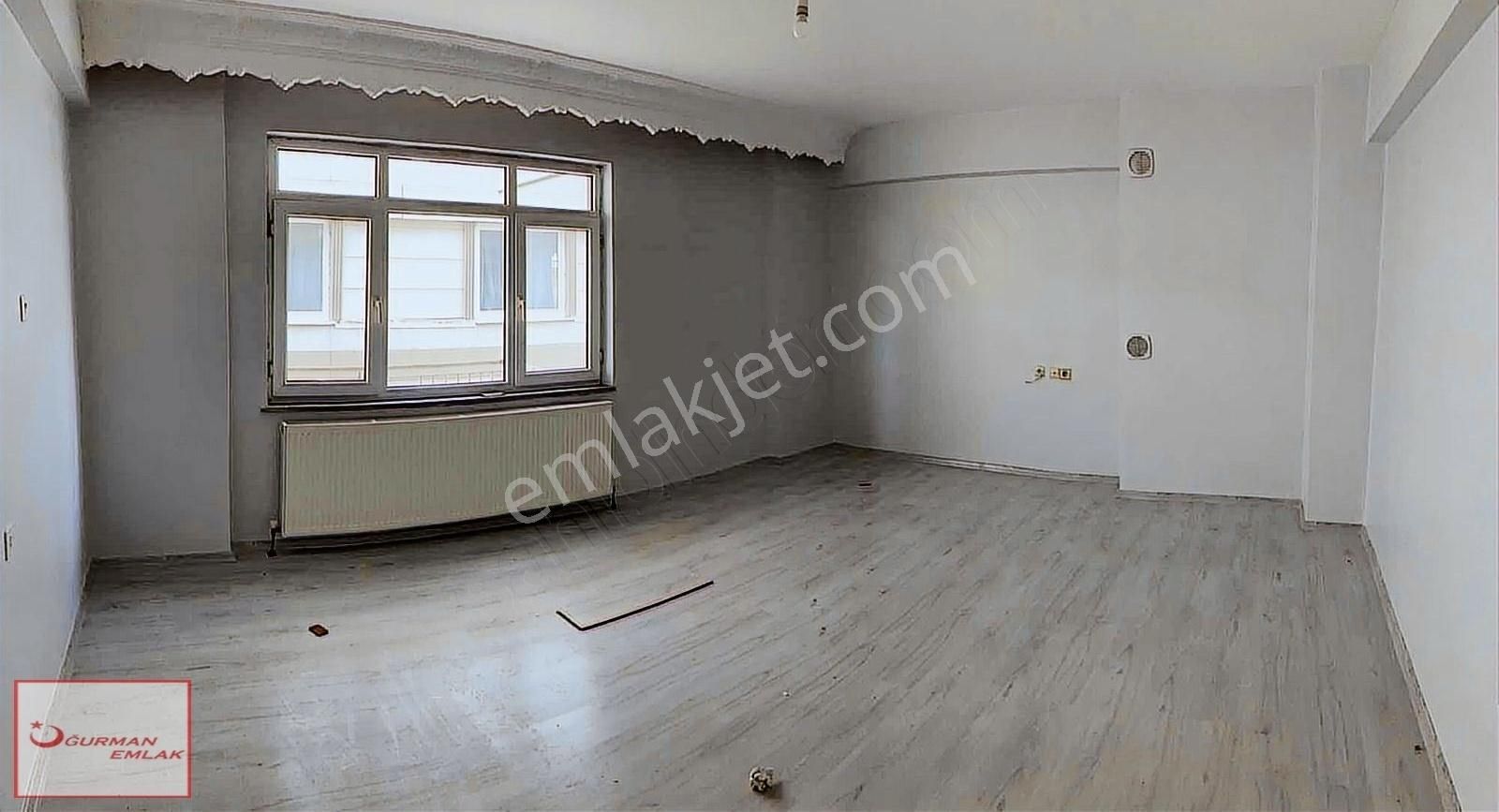 Kırklareli Merkez Karakaş Kiralık Daire Uğurman Emlak'tan İstasyon Caddesinde Kiralık 2+1 Daire