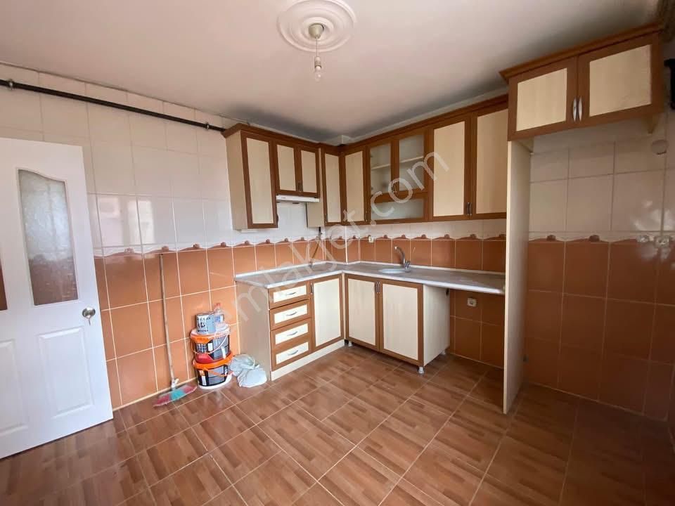 Yunusemre Yeni Mahalle Kiralık Daire Yenimahalle Mahallesi 3+1 130 M2 5 Katlının 2 Katı