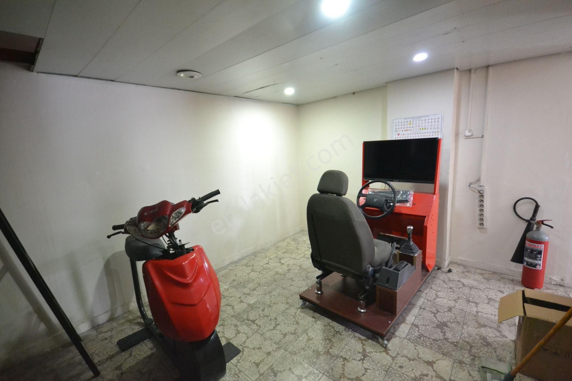 Gmk Blv Üzerinde 460 M2 2 Katlı Ve Teraslı Satılık Dükkan - Görsel 13