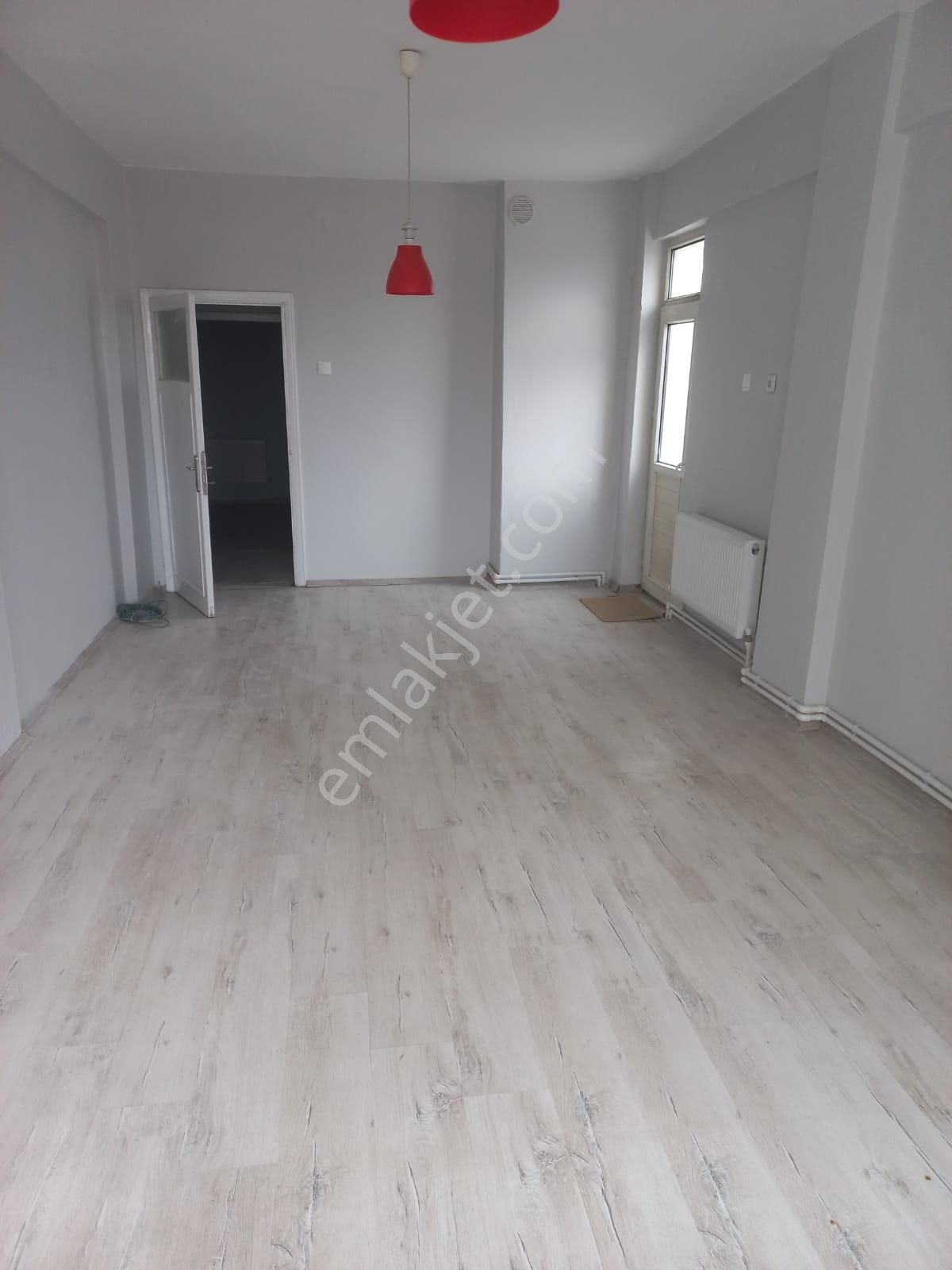 Tepebaşı Güllük Satılık Daire L-201 Sakarya 2 Caddesinde Satılık 2+1 Teraslı Daire