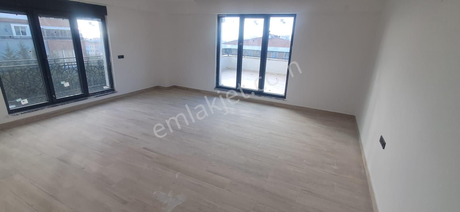 Ekşioğlu ' Dan Tekirdağ Süleymanpaşa Hürriyet Mah. Merkezi Konumda Ultra Lüks Satılık Daire 2+1 - Görsel 22