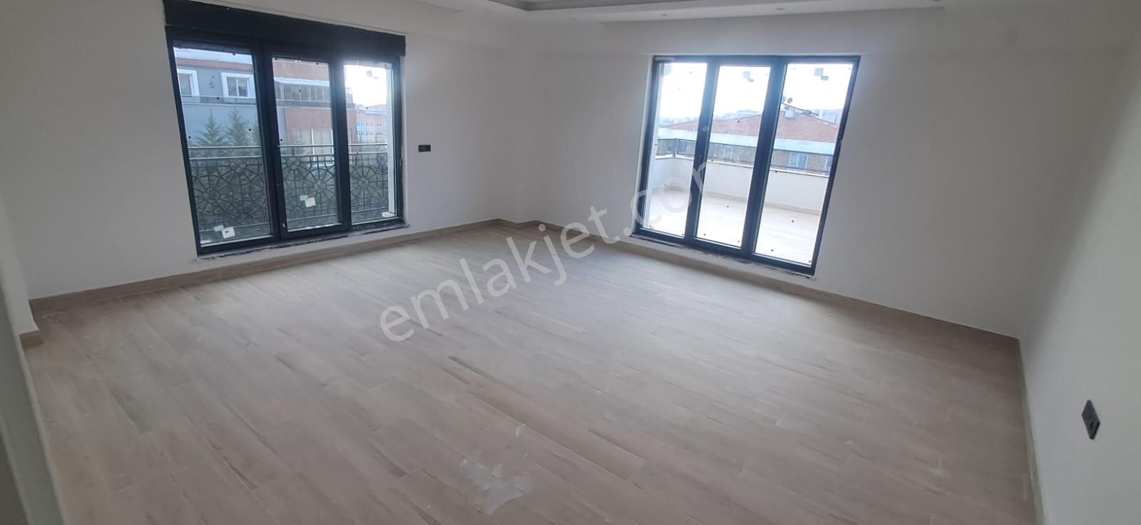 Ekşioğlu ' Dan Tekirdağ Süleymanpaşa Hürriyet Mah. Merkezi Konumda Ultra Lüks Satılık Daire 2+1 - Görsel 24