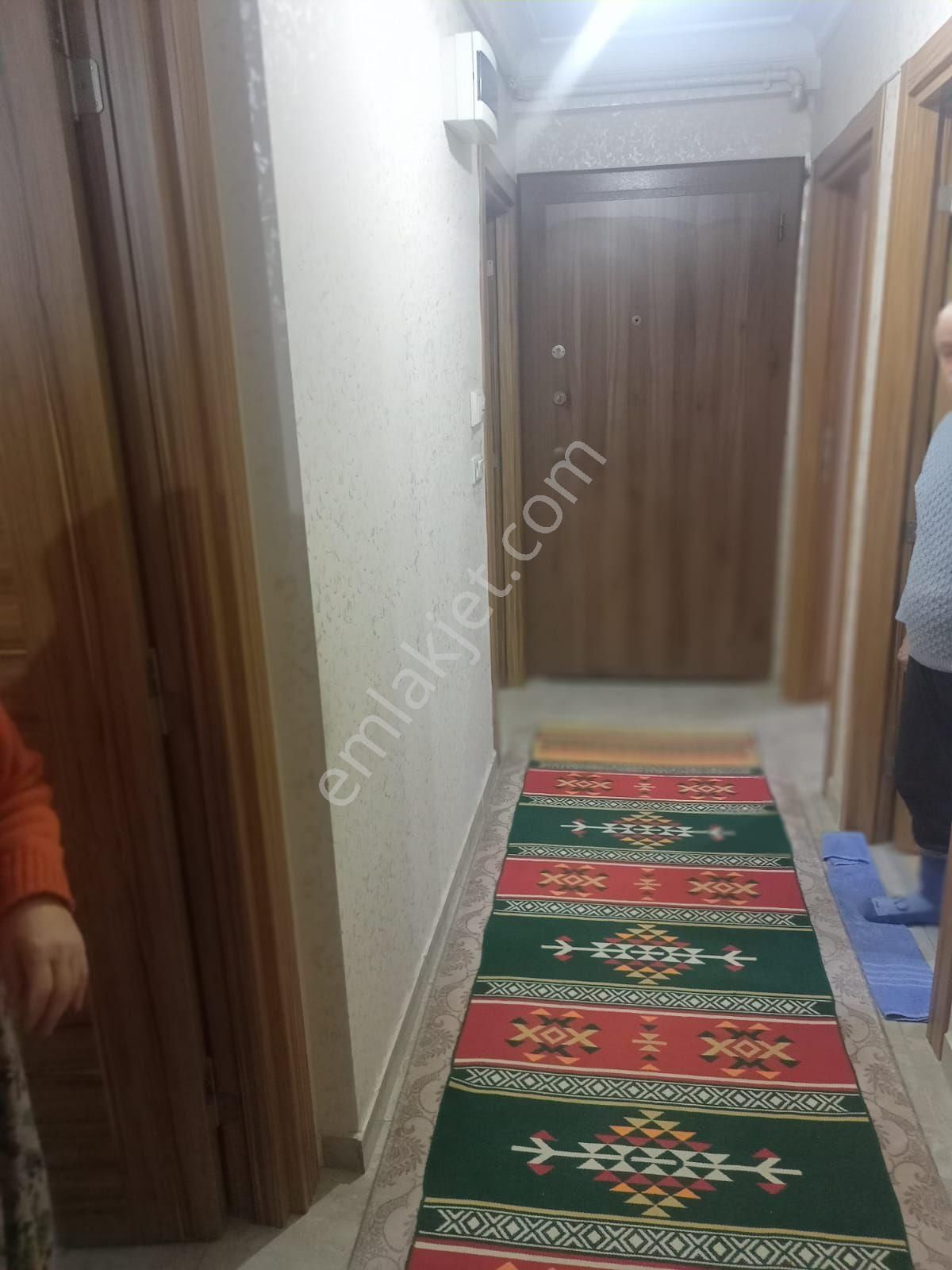 Küçükçekmece Söğütlü Çeşme Satılık Daire Arı Emlaktan Satılık 2 T1 80m2 Daire