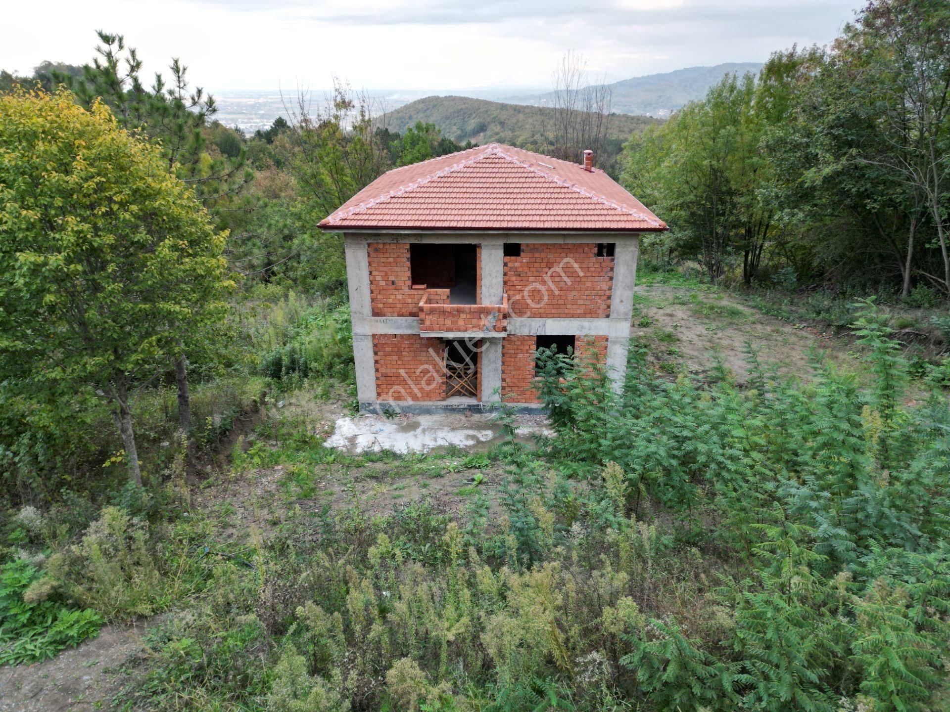 Geyve İlimbey Satılık Villa Geyve İlimbey Mah, 625m2 Arsa Ve Müstakil 2 Kat Kaba İnşaat