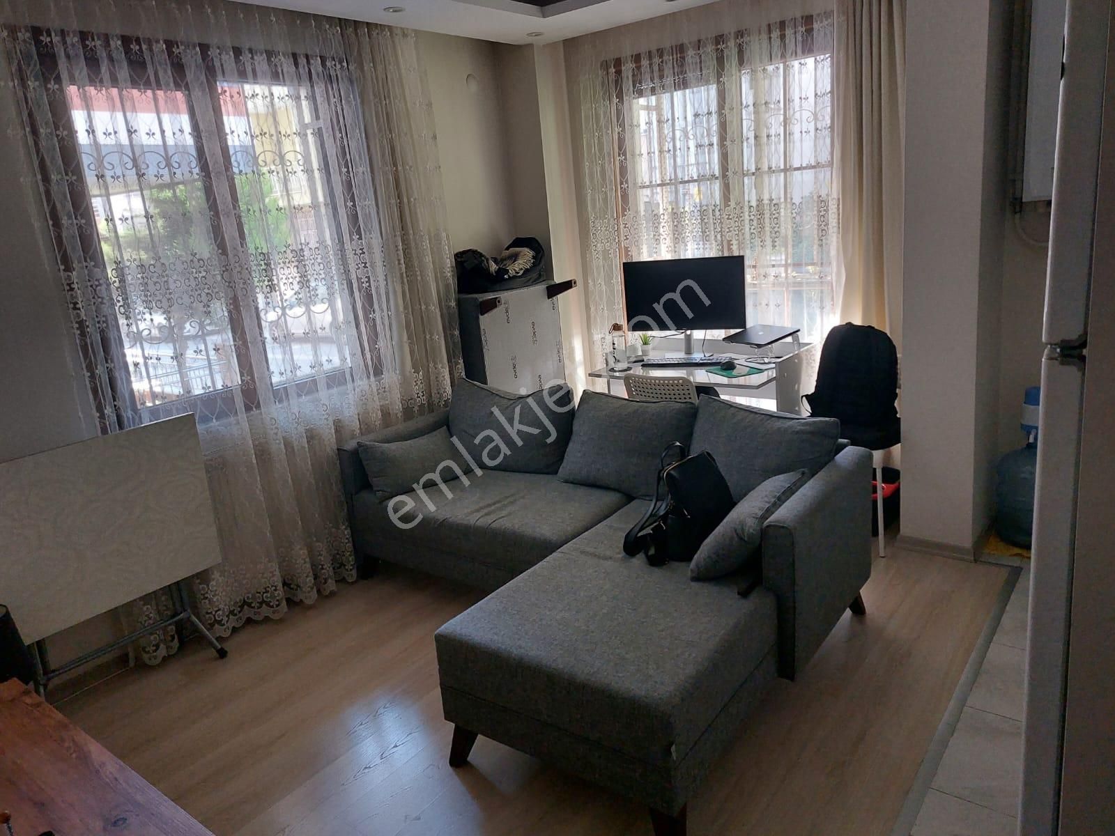 Ataşehir Kayışdağı Kiralık Daire Oryaştan Kayışdağında Metroya Yakın 45m2 1+1 Yüksek Giriş Daire