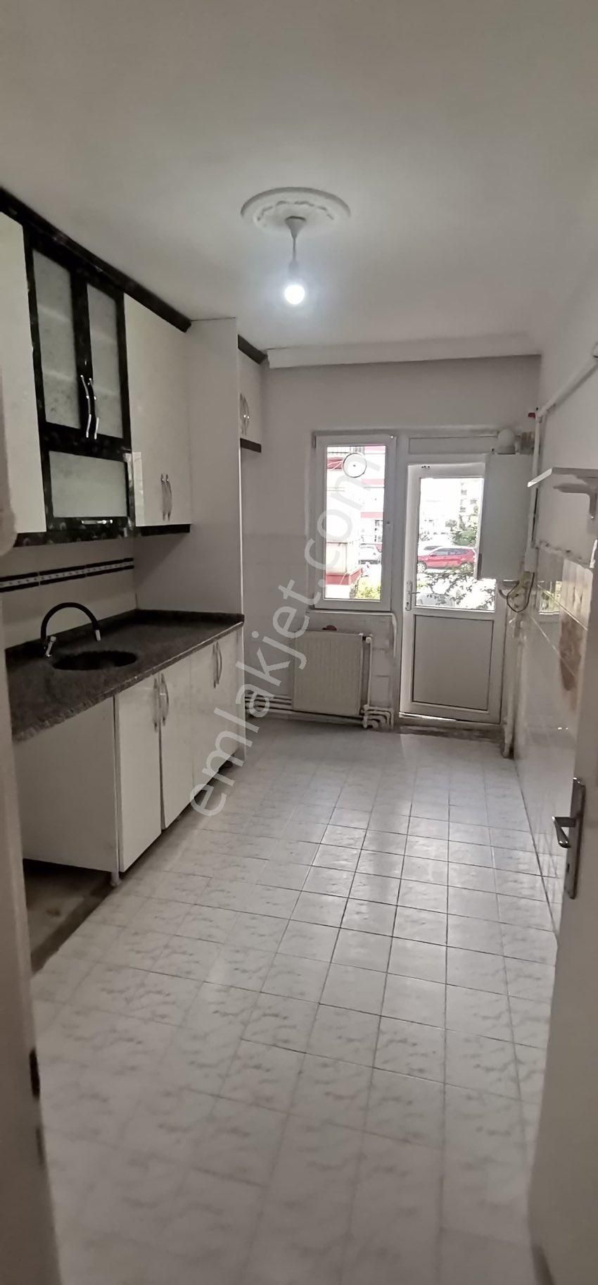 Burdur Merkez Emek Satılık Daire Burdur Merkez Emek Mahallesi Dostlar Sitesinde Satılık 3+1 Daire