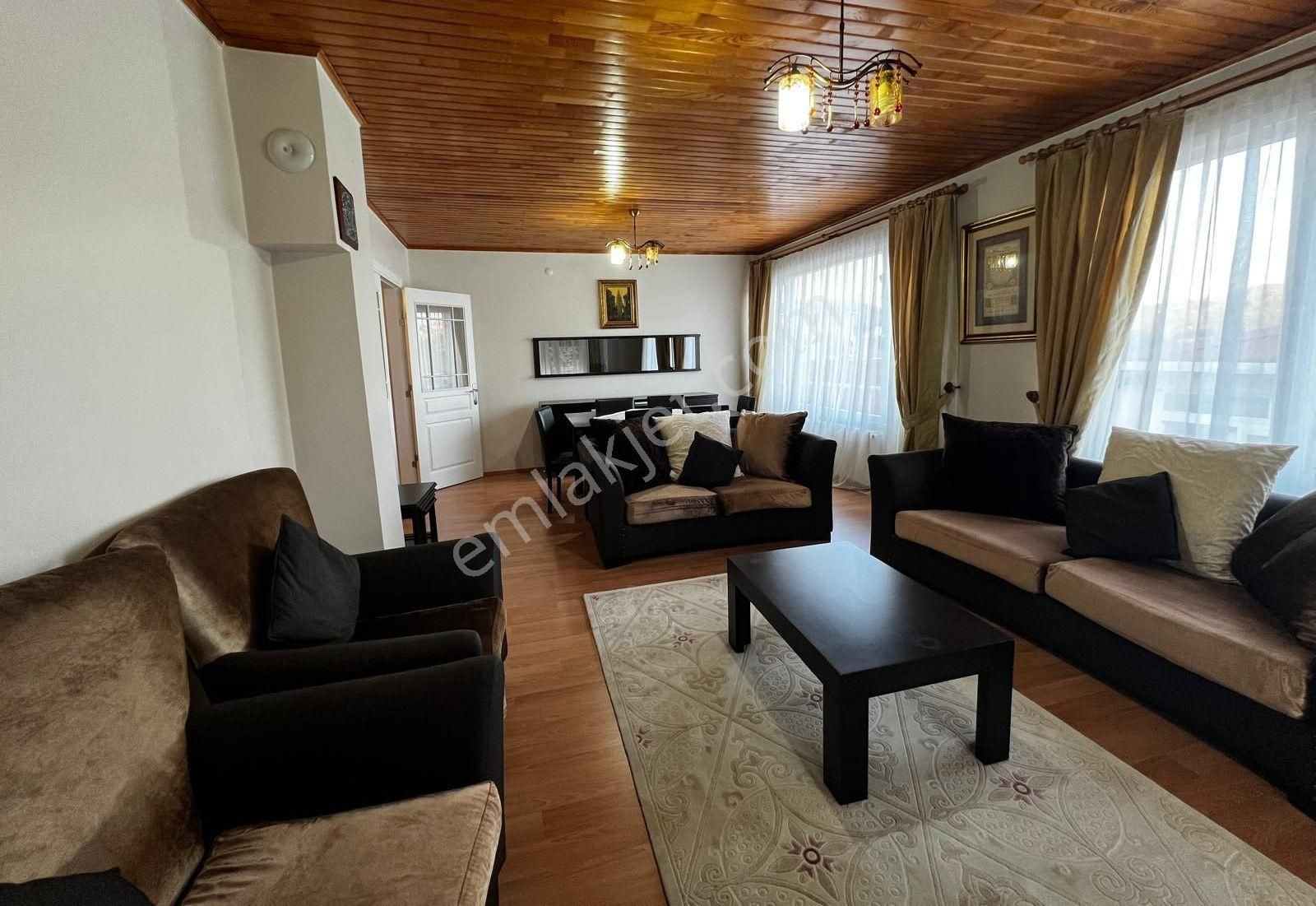 Beykoz Merkez Kiralık Daire Nefes'den Şahinkaya'da Üniversiteye Yakın Ful Eşyalı 4+1 Daire