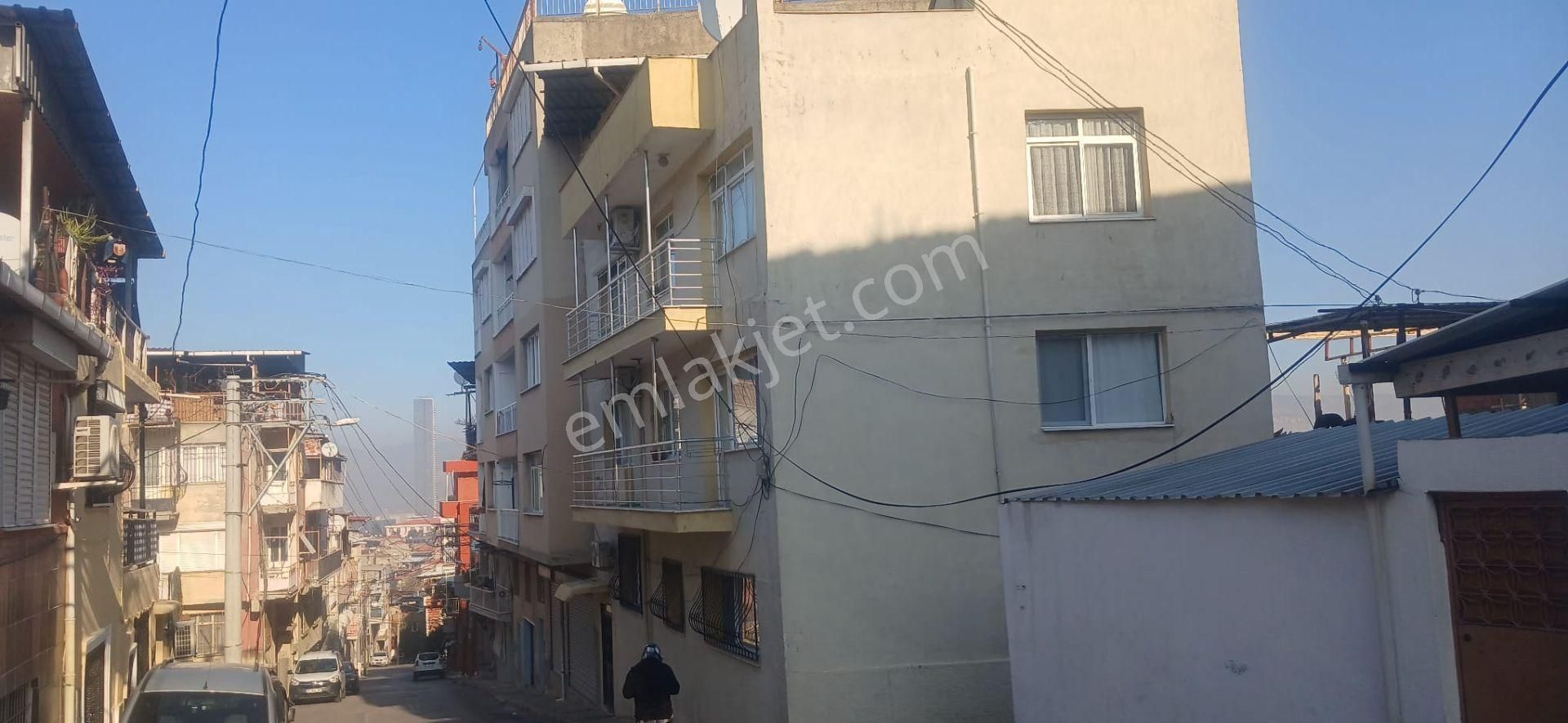 İzmir Konak Satılık Bina Konak 26 Ağustos Satılık 252 M2 3 Katlı Bina