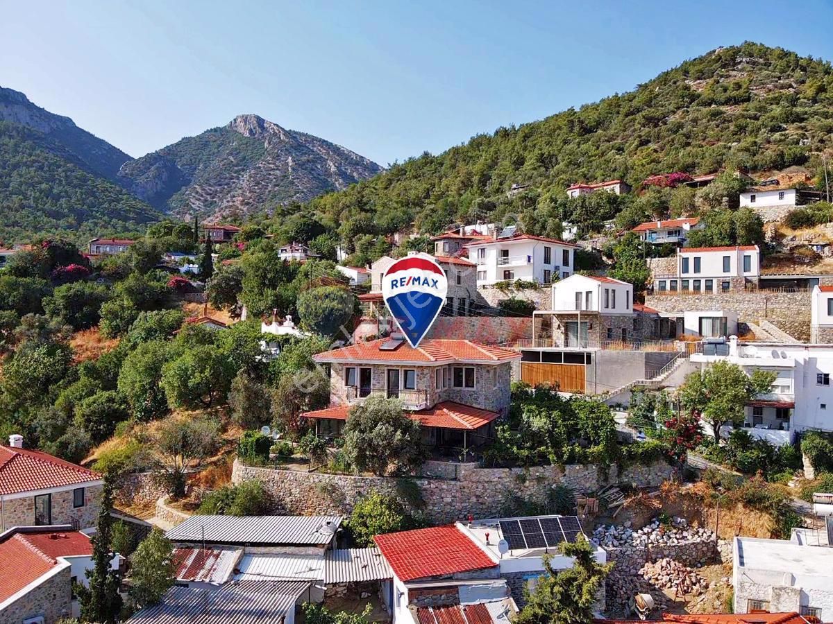 Datça Emecik Satılık Villa Re/max Badem'den Datça'da 3+1 Deniz Manzaralı Müstakil Villa