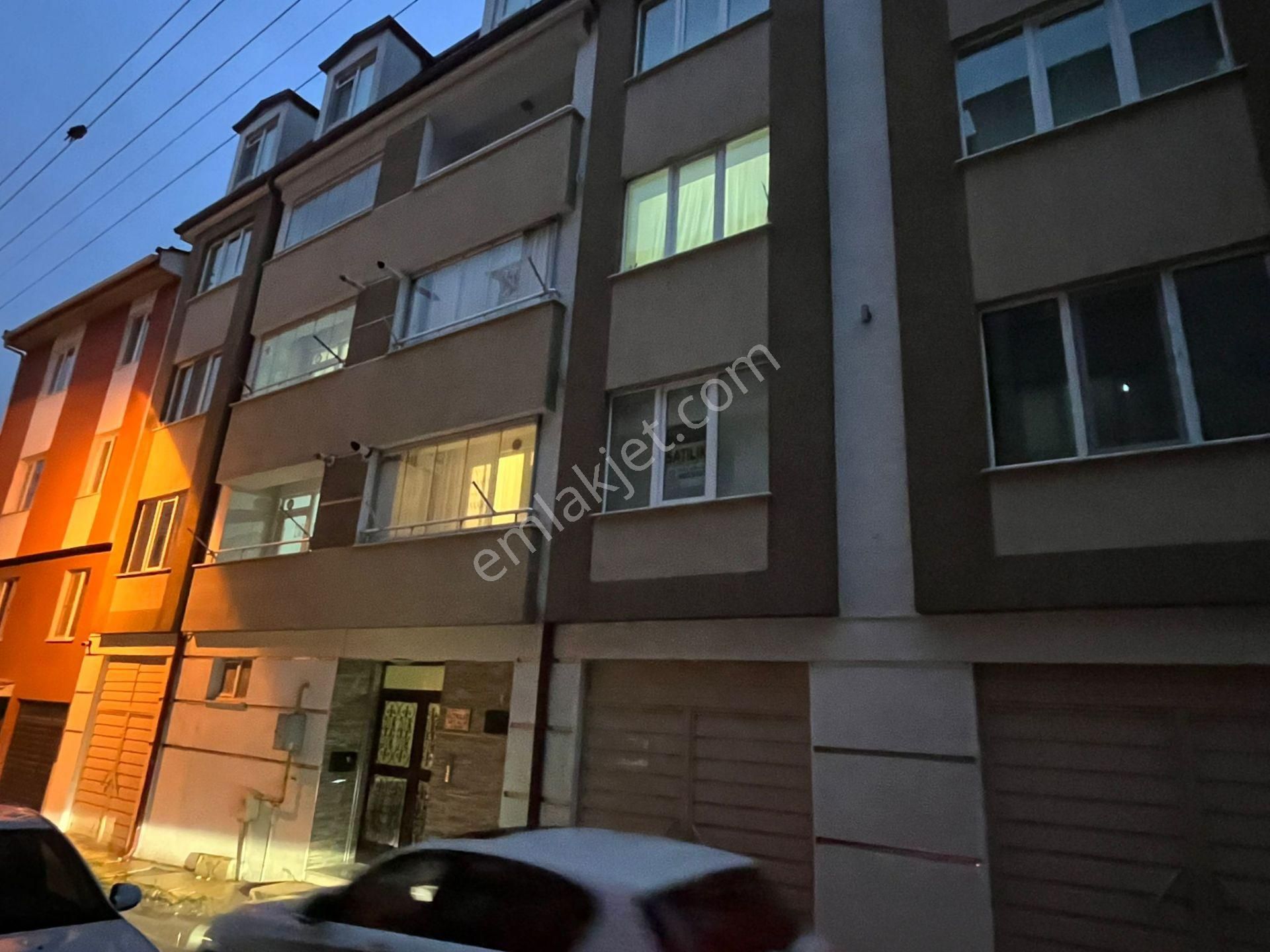 Tepebaşı Çamlıca Satılık Daire C21 Vizyondan Çamlıca Gündüz Ökçün Blv. Yakını Satılık 2+1 Daire