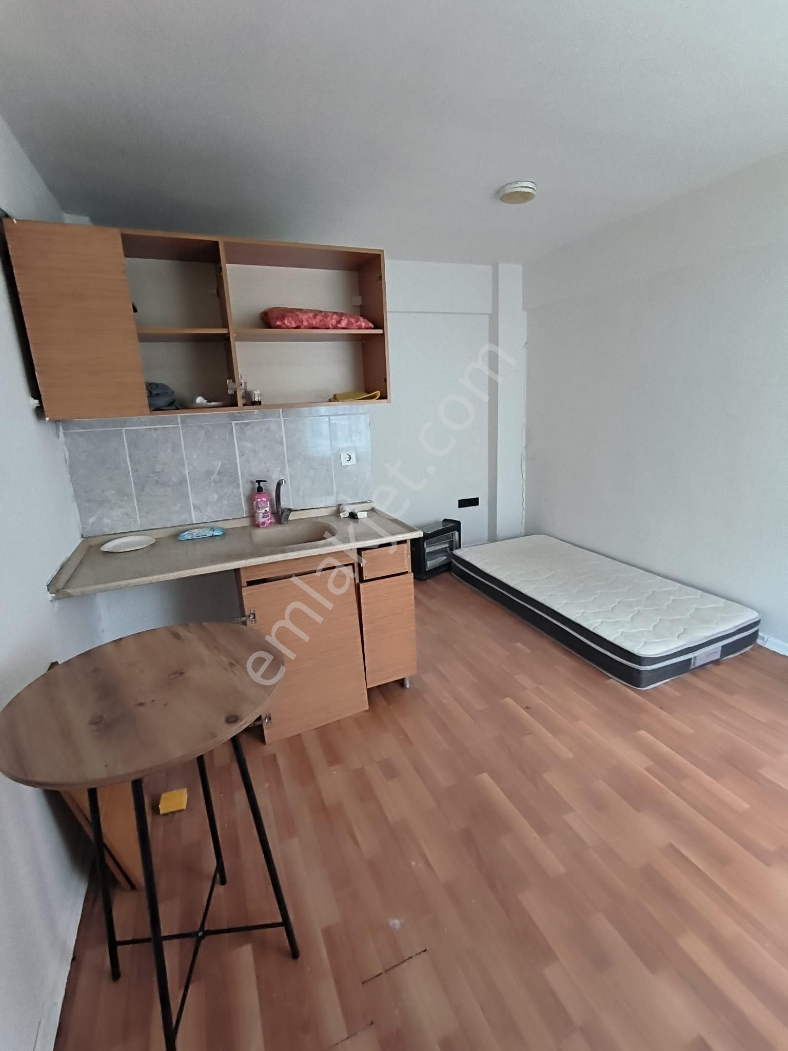 Üsküdar Selami Ali Kiralık Daire Üsküdar Merkezde Oda Giriş Kat Temiz