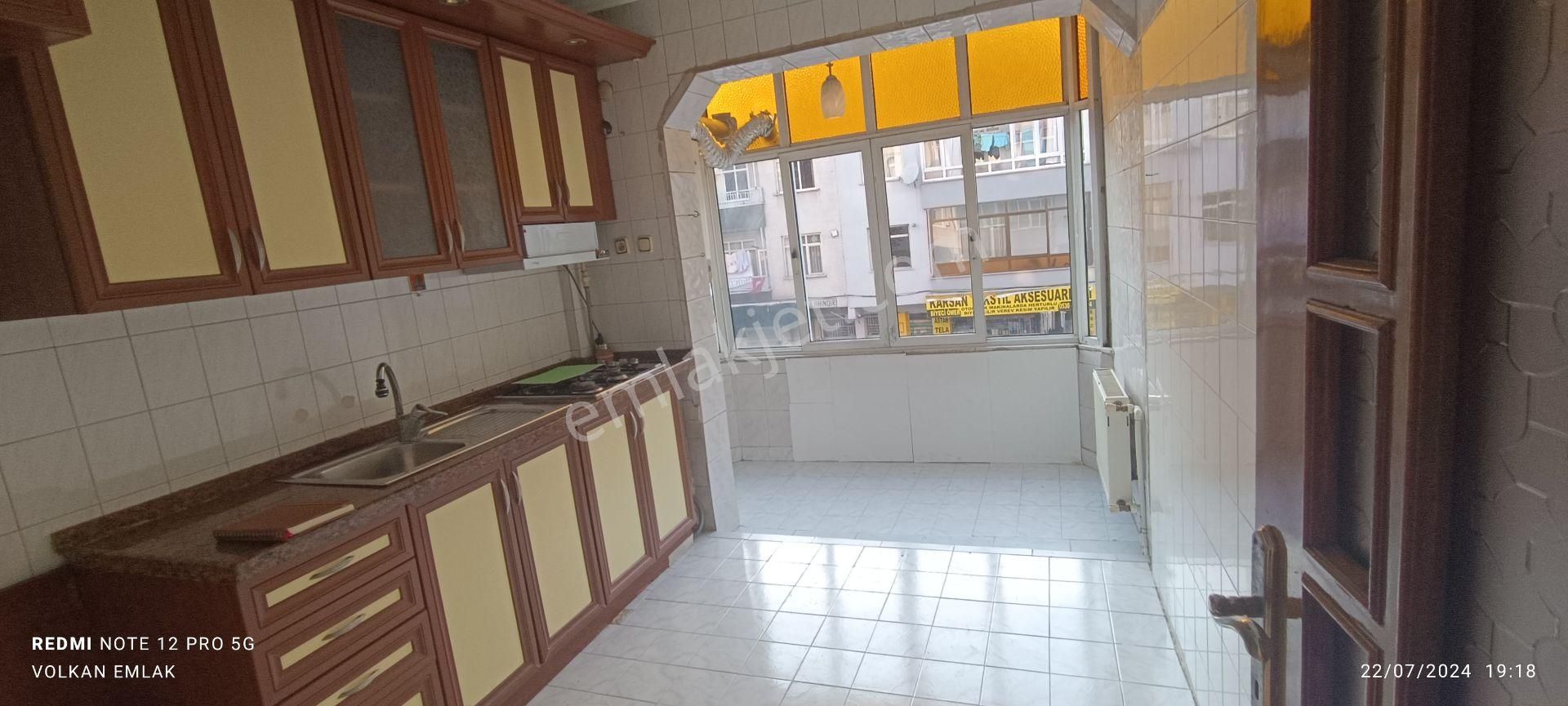 Bayrampaşa Yıldırım Kiralık Daire Bayrampaşa Yıldırım 3+1 Kat 1 /120 M2 Kombi Petek Parke Duşakabin Cadde Üzeri Merkezi Konum